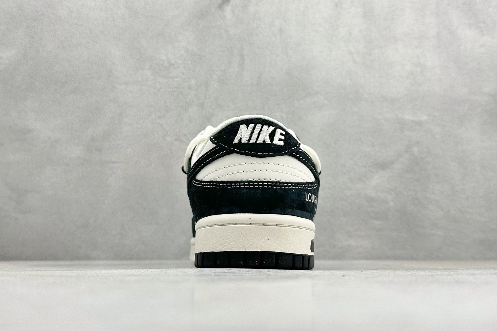 300 XC版Nike SB Dunk Low LV联名 黑涂鸦抽绳 周年高端定制 低帮休闲板鞋 CX5050-Y32