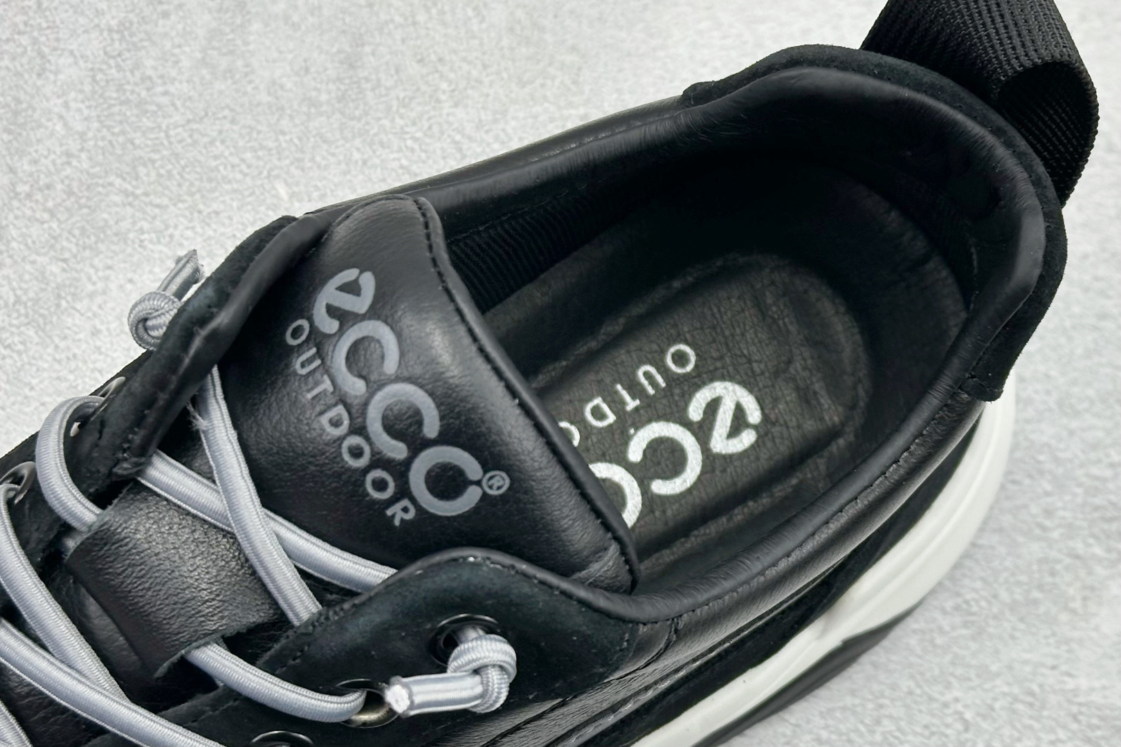 300 Ecco 爱步秋冬款 柔酷8号系列运动休闲鞋 996637