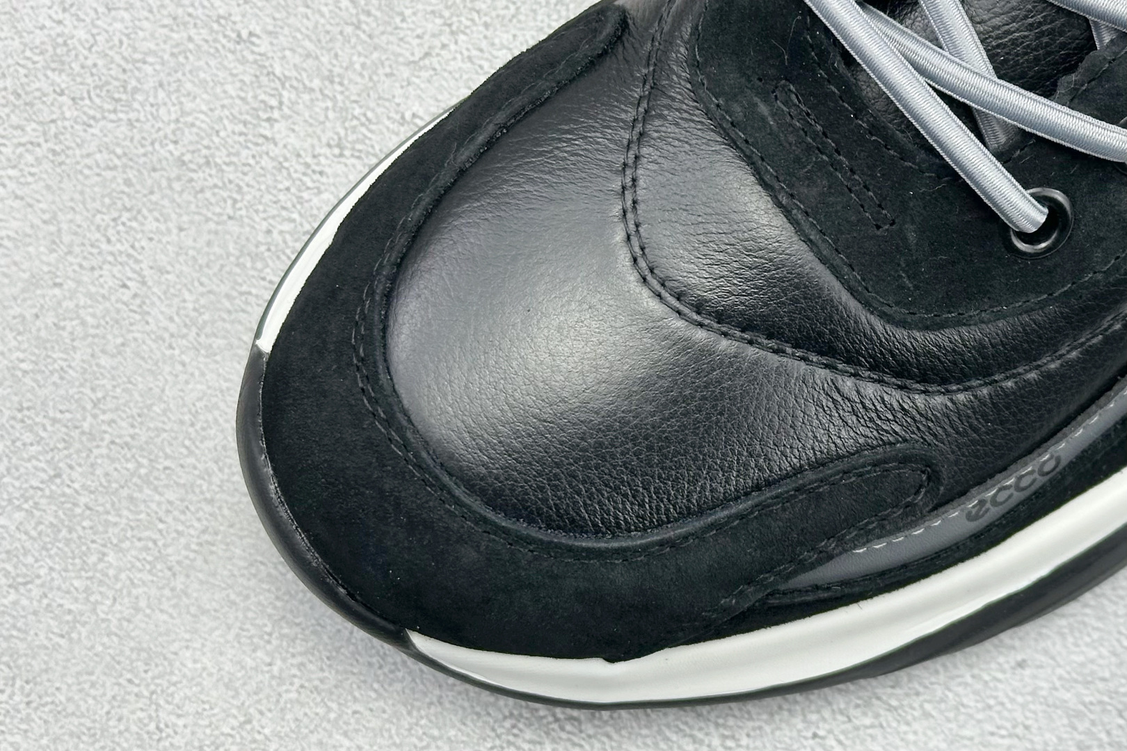 300 Ecco 爱步秋冬款 柔酷8号系列运动休闲鞋 996637