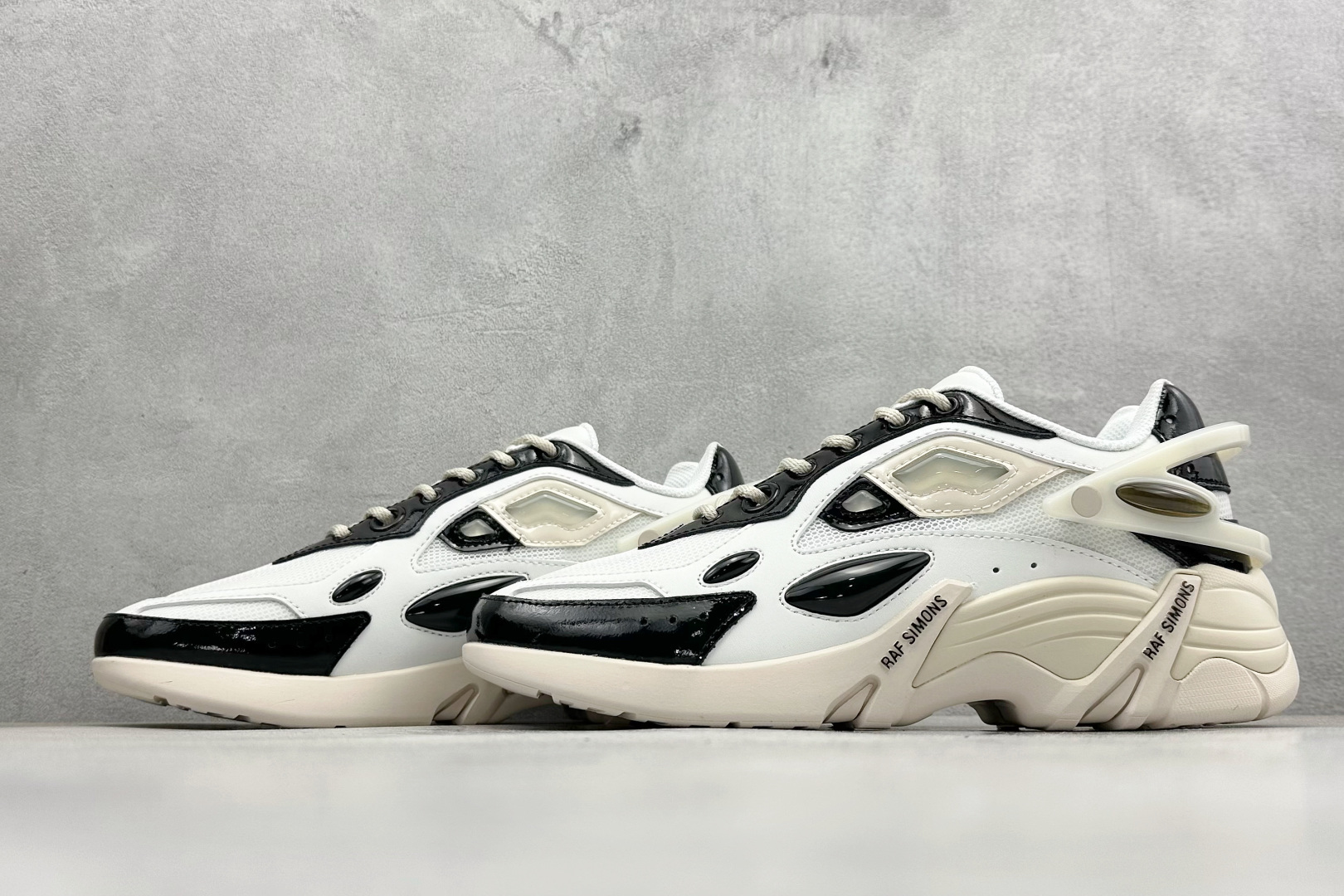 250 RAF SIMONS Cylon-21 织物皮革 圆头系带 低帮 生活休闲鞋 HR74001OL