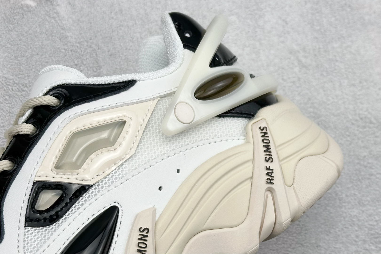 250 RAF SIMONS Cylon-21 织物皮革 圆头系带 低帮 生活休闲鞋 HR74001OL