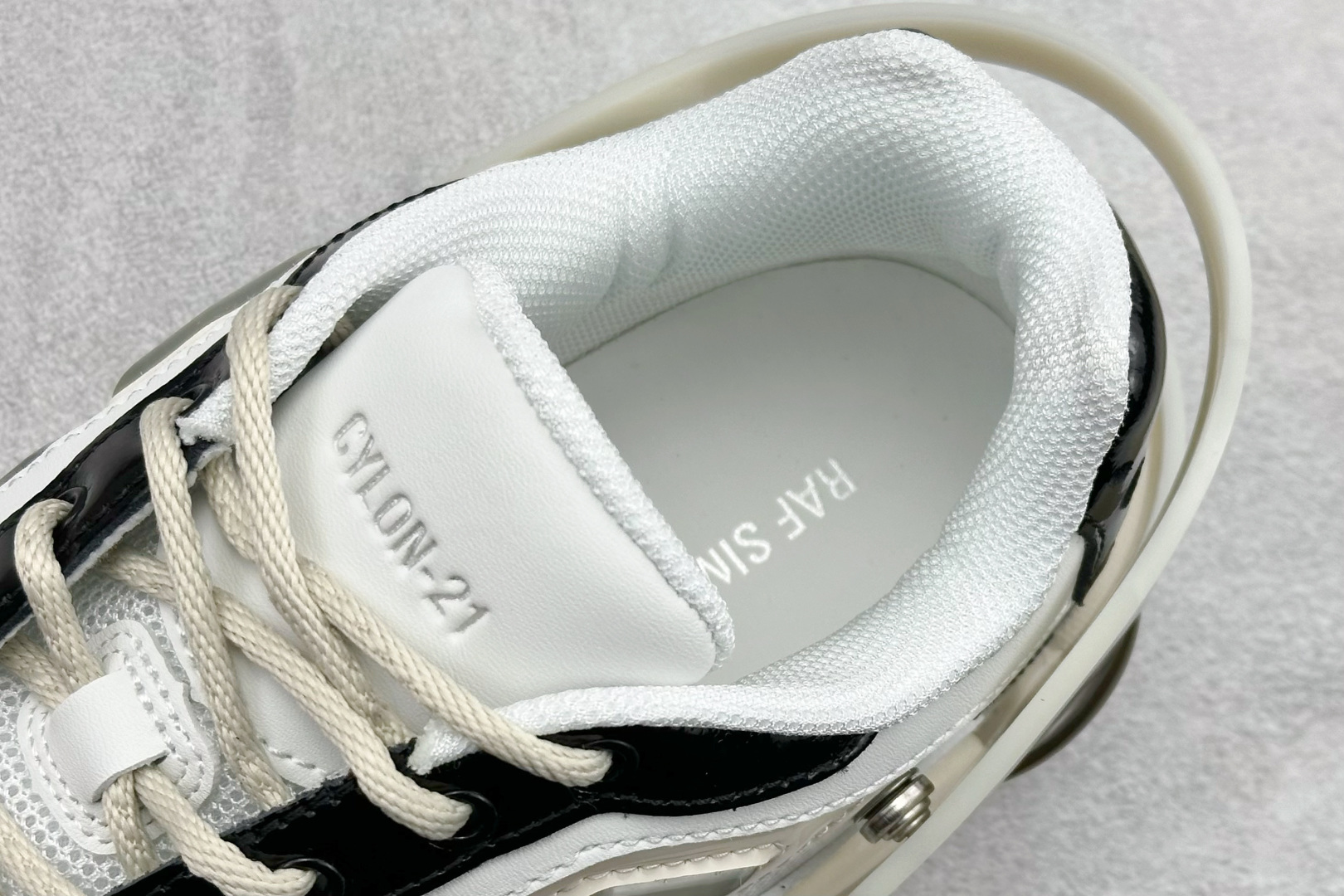 250 RAF SIMONS Cylon-21 织物皮革 圆头系带 低帮 生活休闲鞋 HR74001OL