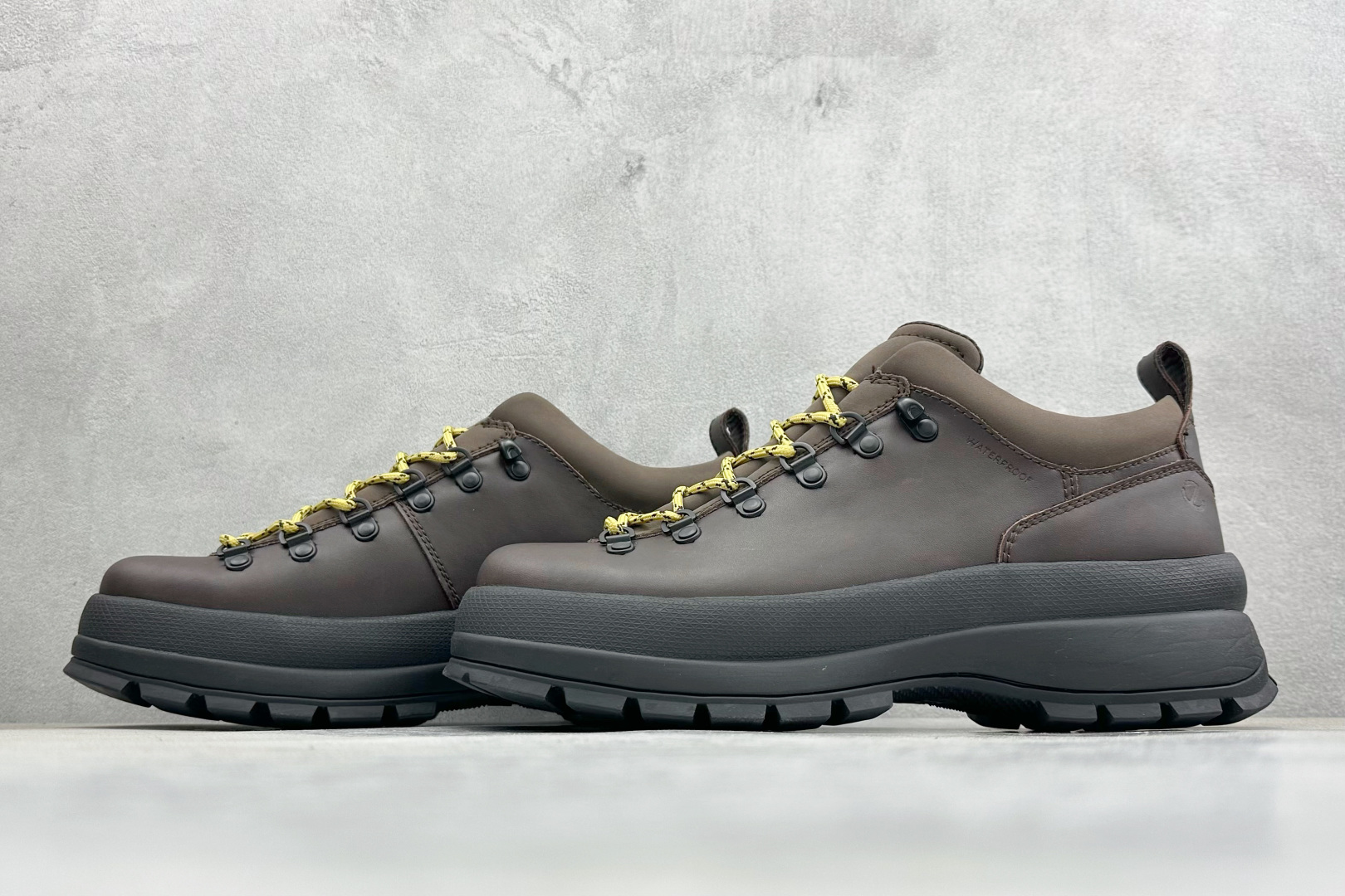 300 纯原ECCO爱步跑步鞋百搭舒适 秋冬新款厚底休闲运动鞋男鞋 550614-05559