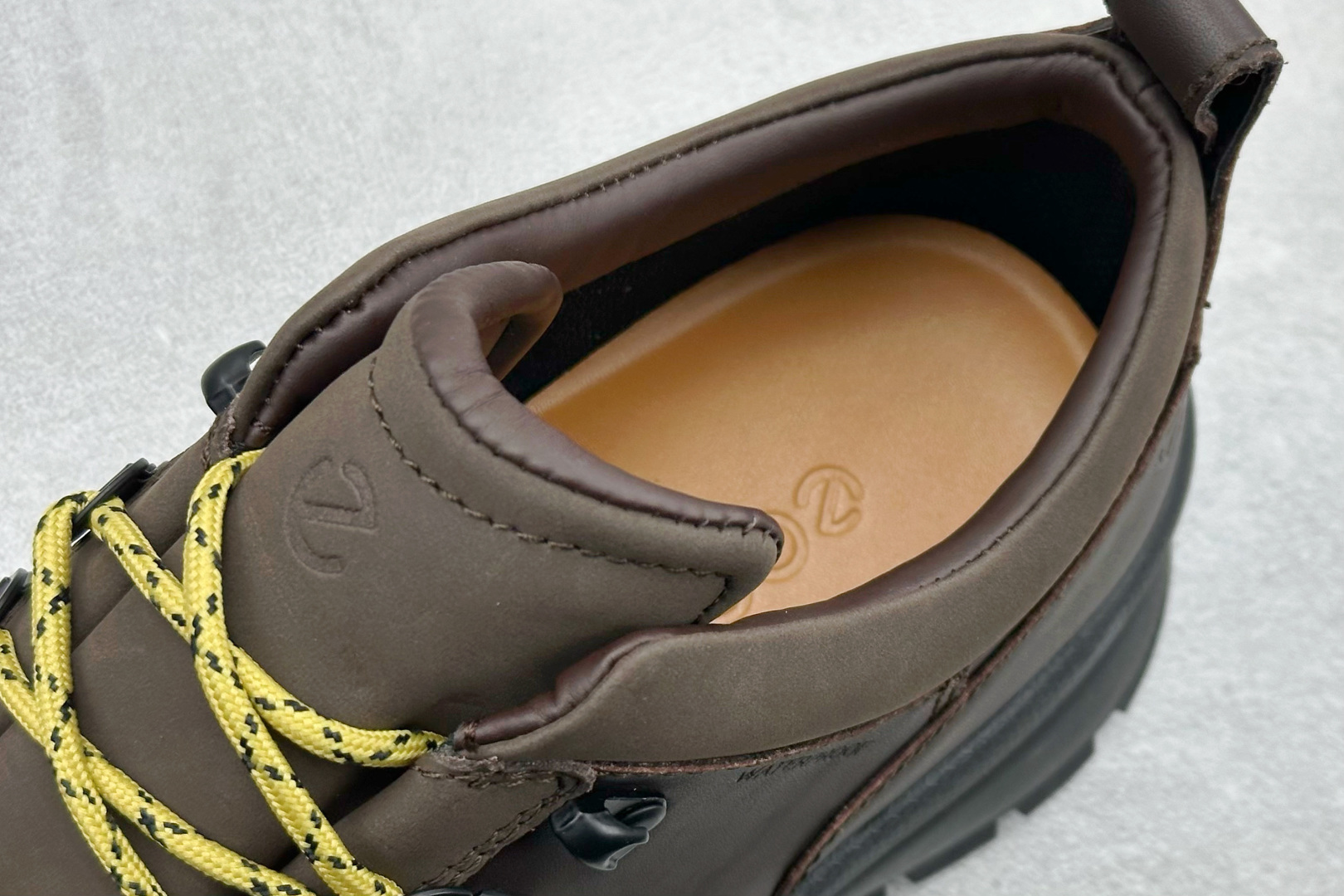 300 纯原ECCO爱步跑步鞋百搭舒适 秋冬新款厚底休闲运动鞋男鞋 550614-05559