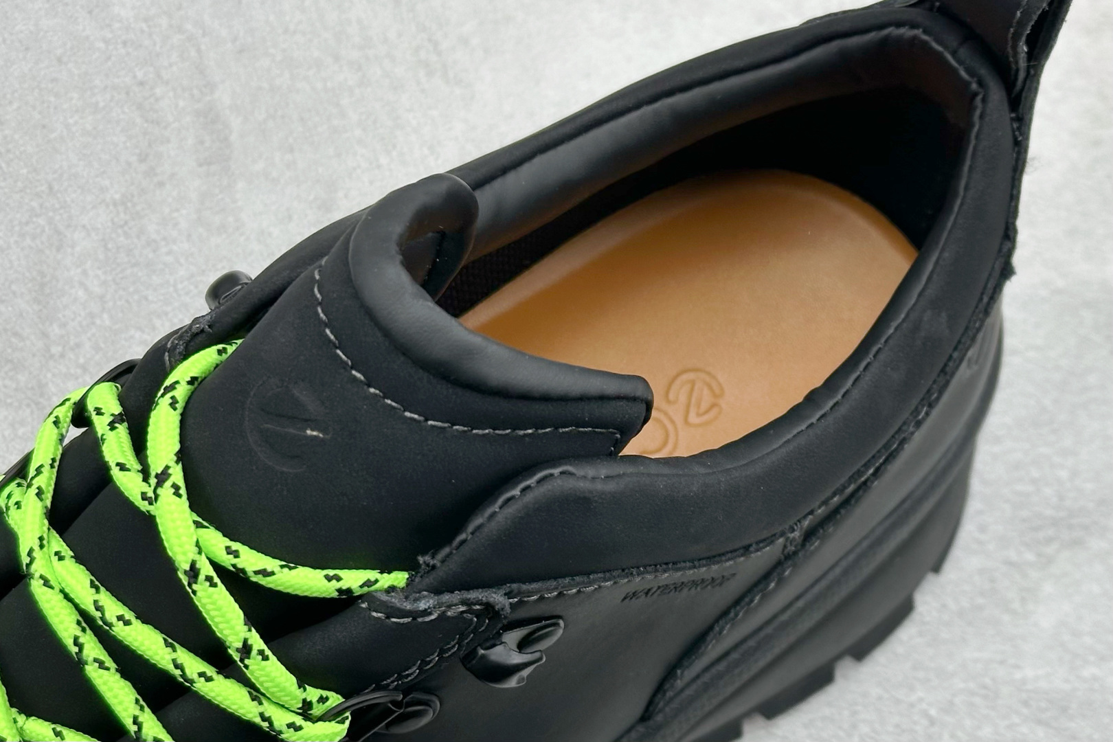 300 纯原ECCO爱步跑步鞋百搭舒适 秋冬新款厚底休闲运动鞋男鞋 550614-51052