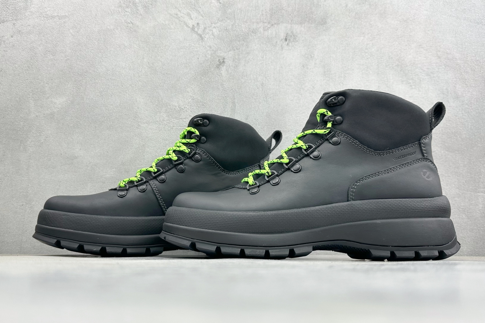 320 纯原ECCO爱步跑步鞋百搭舒适 秋冬新款厚底休闲运动鞋男鞋 550604-51052