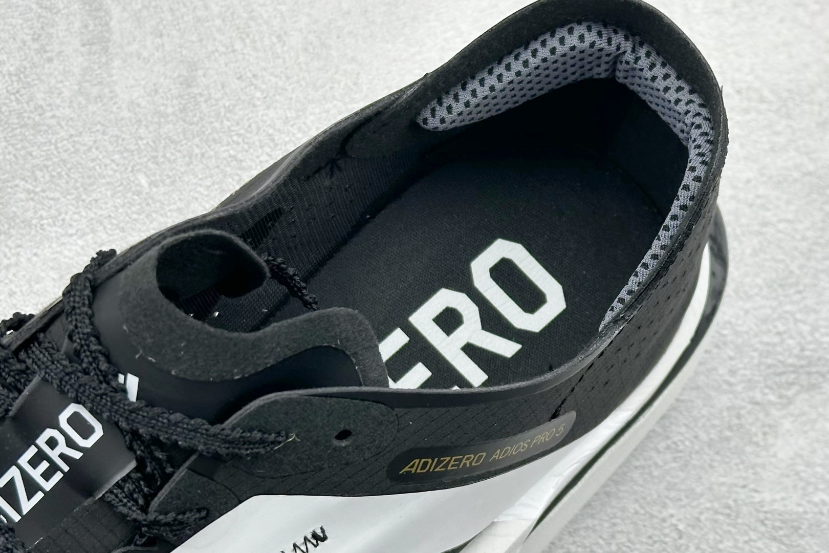 190 AdidADIZERO ADIOS PRO 5 M 马拉松竞速专业跑鞋 CELERMESH针织网面非常轻薄 K18295