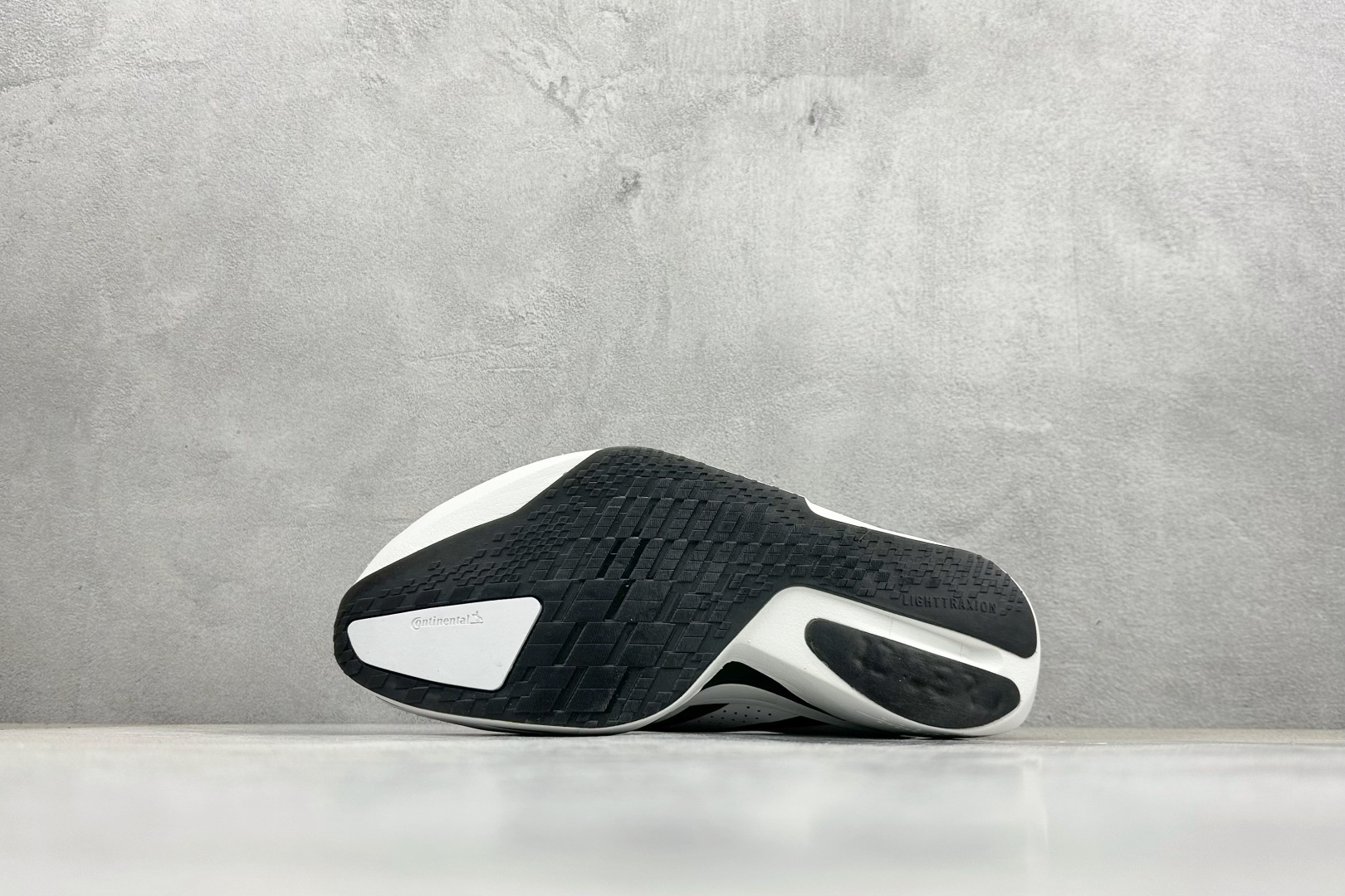 190 AdidADIZERO ADIOS PRO 5 M 马拉松竞速专业跑鞋 CELERMESH针织网面非常轻薄 K18295