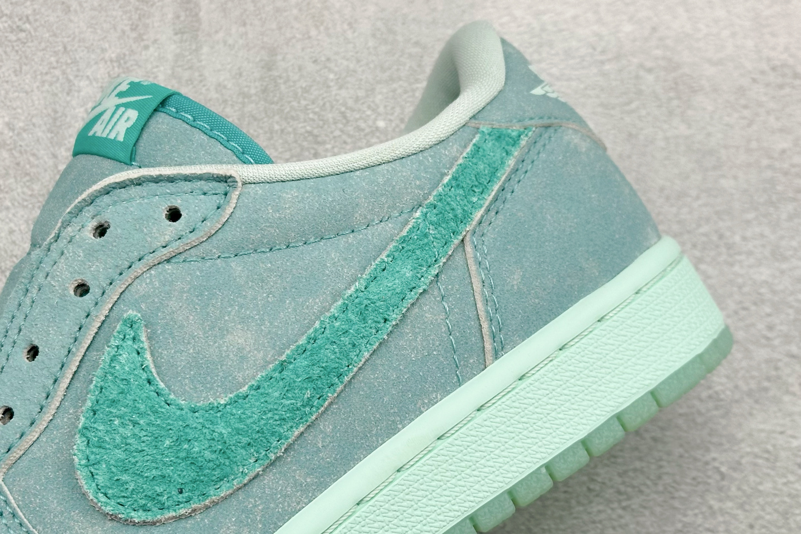 260 F版Fragment x TS x Air Jordan 1 Low 三方联名低帮板鞋 HQ8811-300