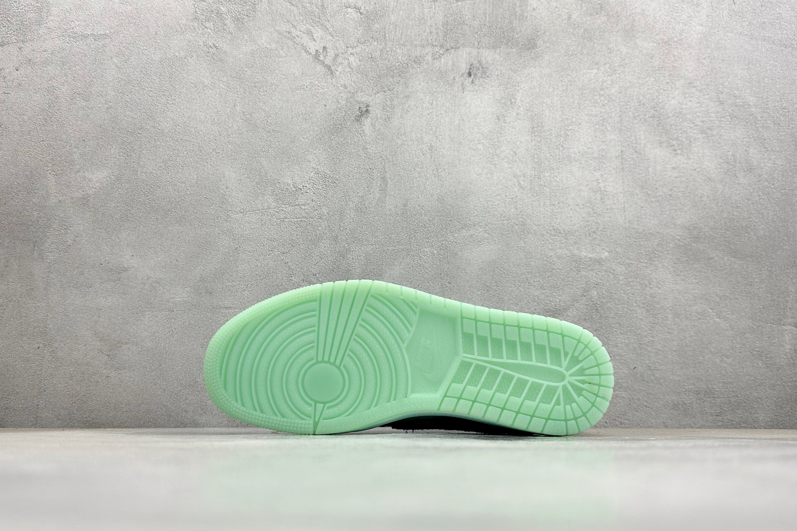 260 F版Fragment x TS x Air Jordan 1 Low 三方联名低帮板鞋 HQ8811-300