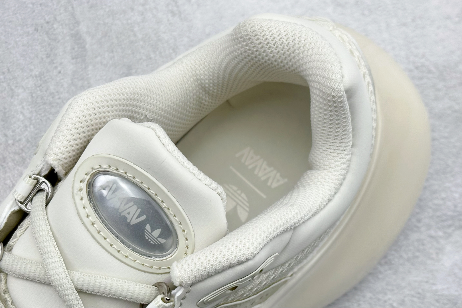 300 AVAVAV x AdidOriginals Moonrubber Megaride 阿迪达斯 联名款 舒适 防滑耐磨 低帮 生活休闲鞋 JI1495