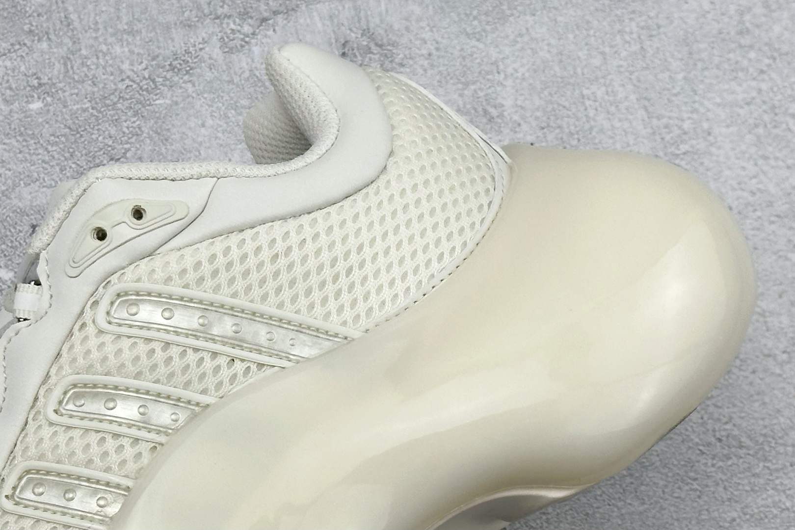 300 AVAVAV x AdidOriginals Moonrubber Megaride 阿迪达斯 联名款 舒适 防滑耐磨 低帮 生活休闲鞋 JI1495