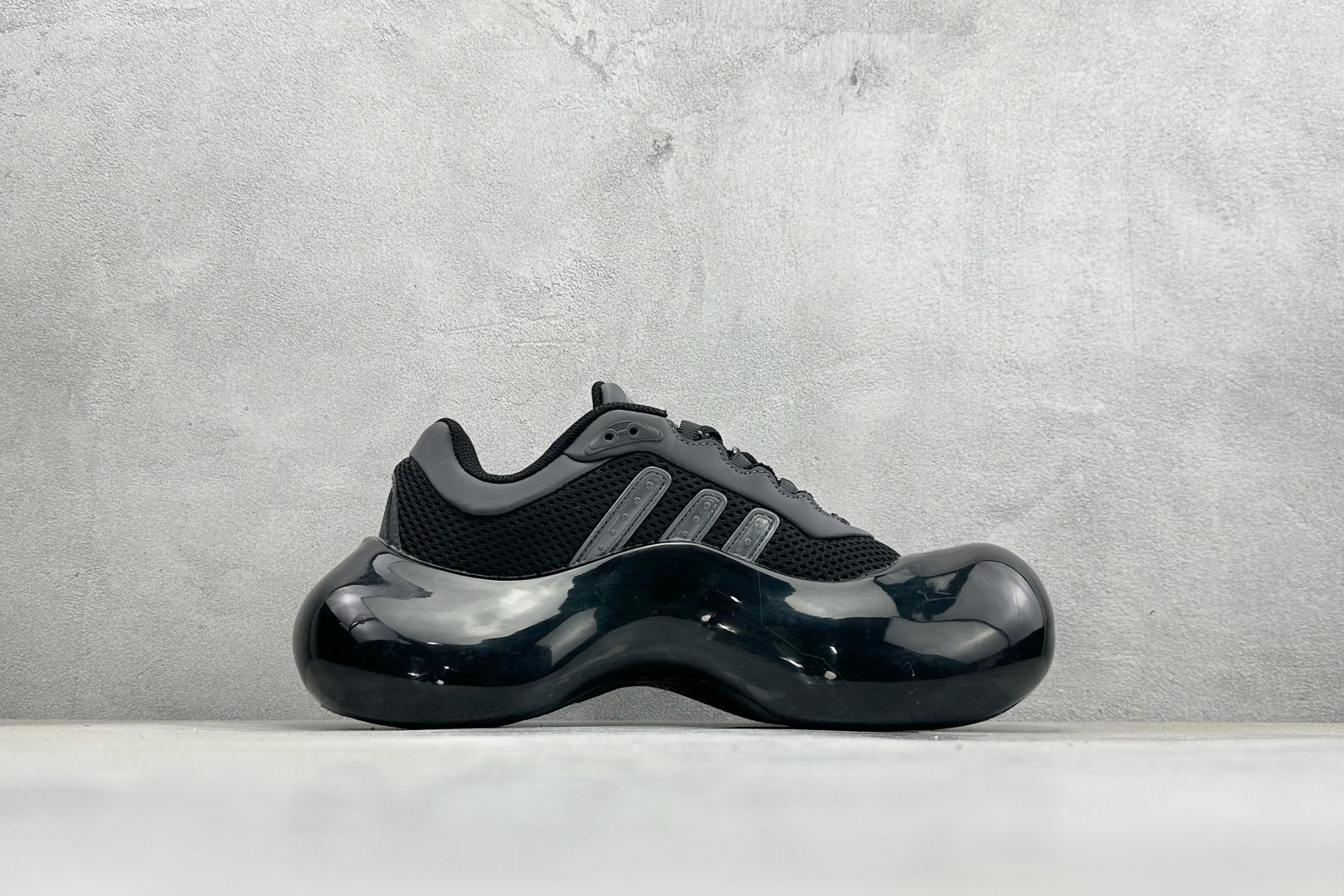 300 AVAVAV x AdidOriginals Moonrubber Megaride 阿迪达斯 联名款 舒适 防滑耐磨 低帮 生活休闲鞋 JI1494