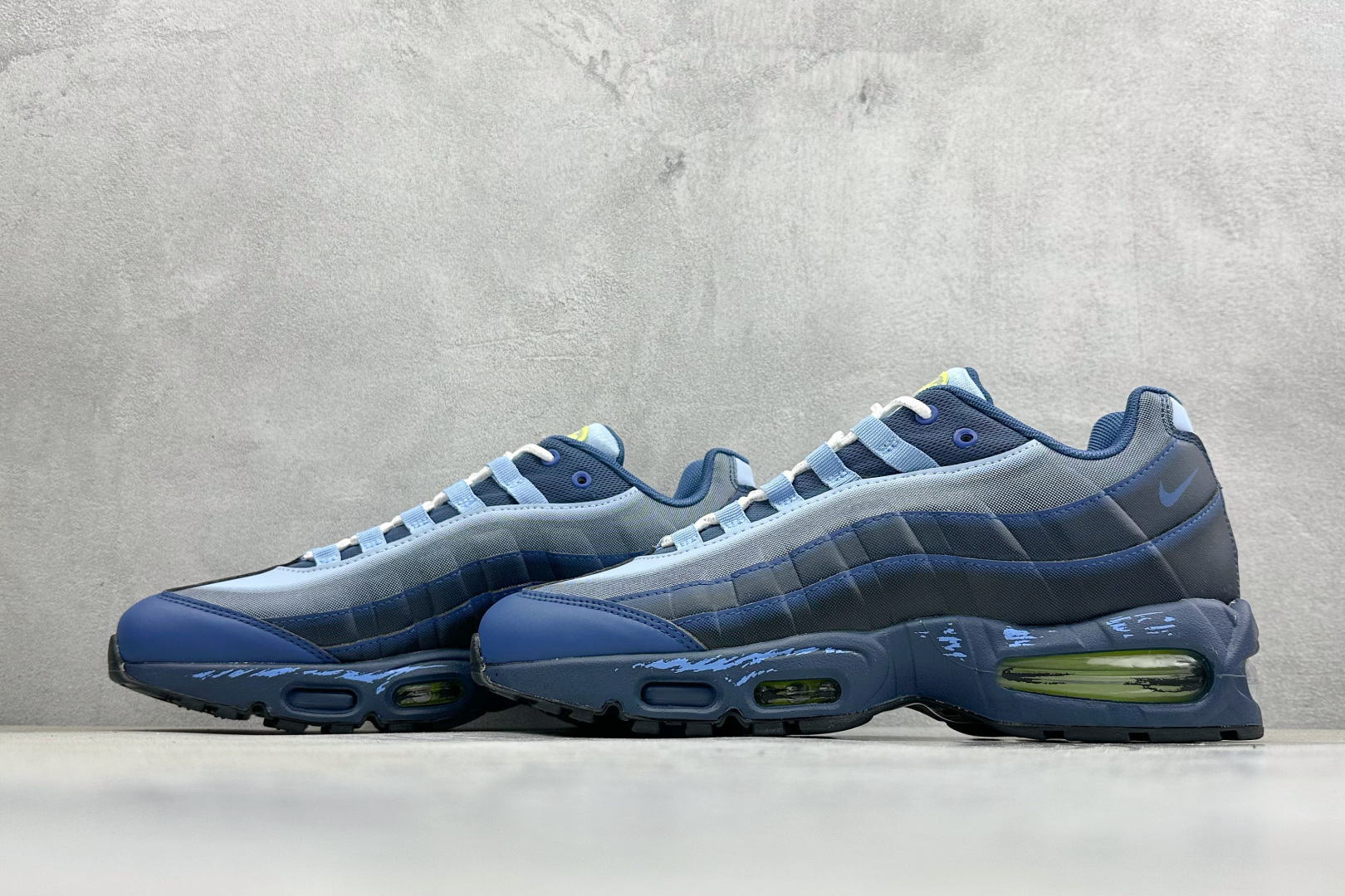 350 Nike Air Muscle 95 游戏王联名款 时尚舒适 低帮 休闲跑步鞋 II7404-400
