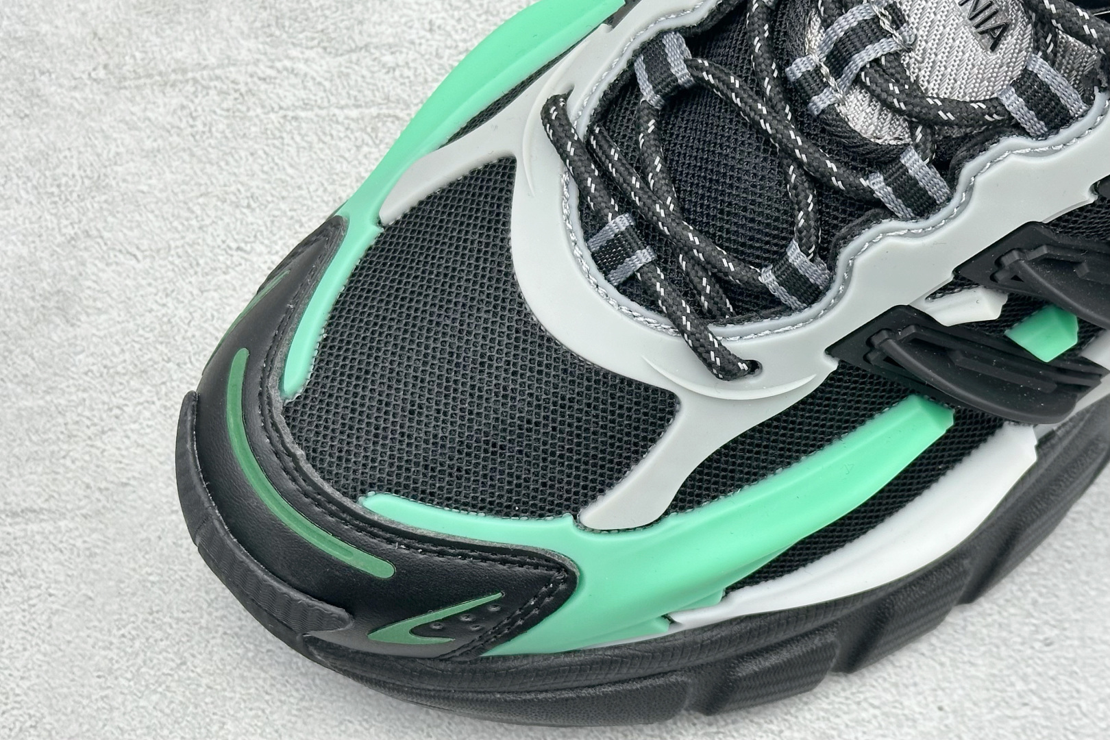 260 AdidOriginals Adistar Jellyfish 阿迪复古舒适防滑减震运动鞋 JP9276