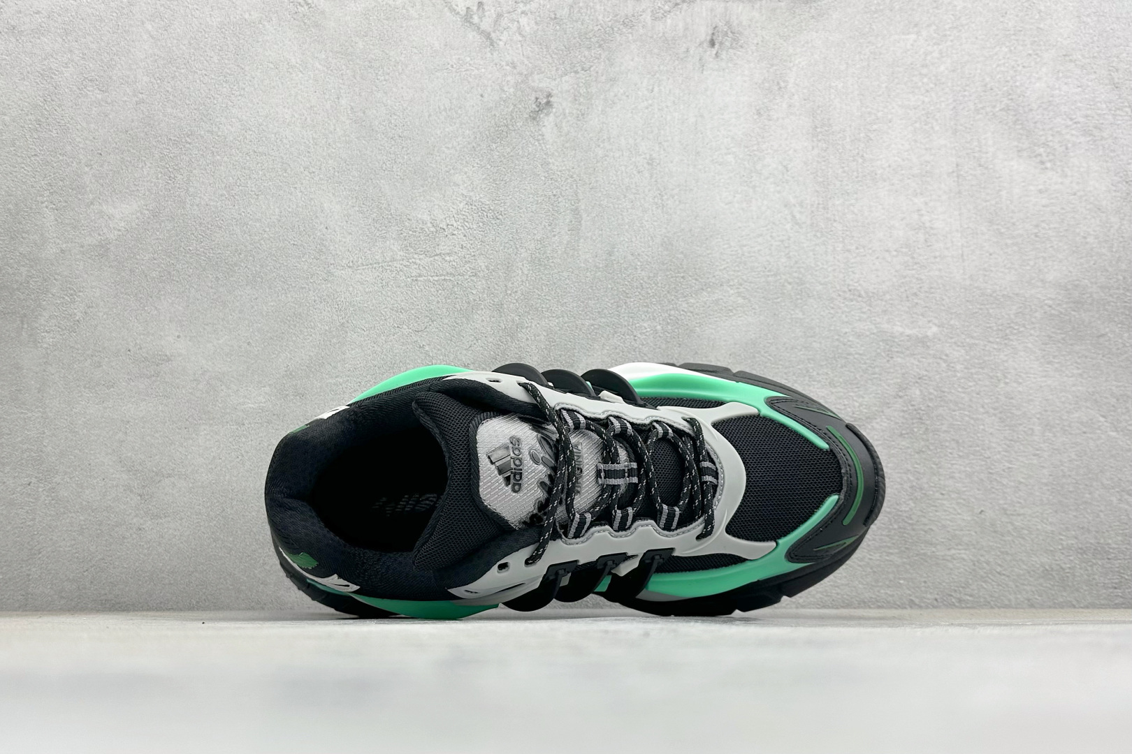 260 AdidOriginals Adistar Jellyfish 阿迪复古舒适防滑减震运动鞋 JP9276