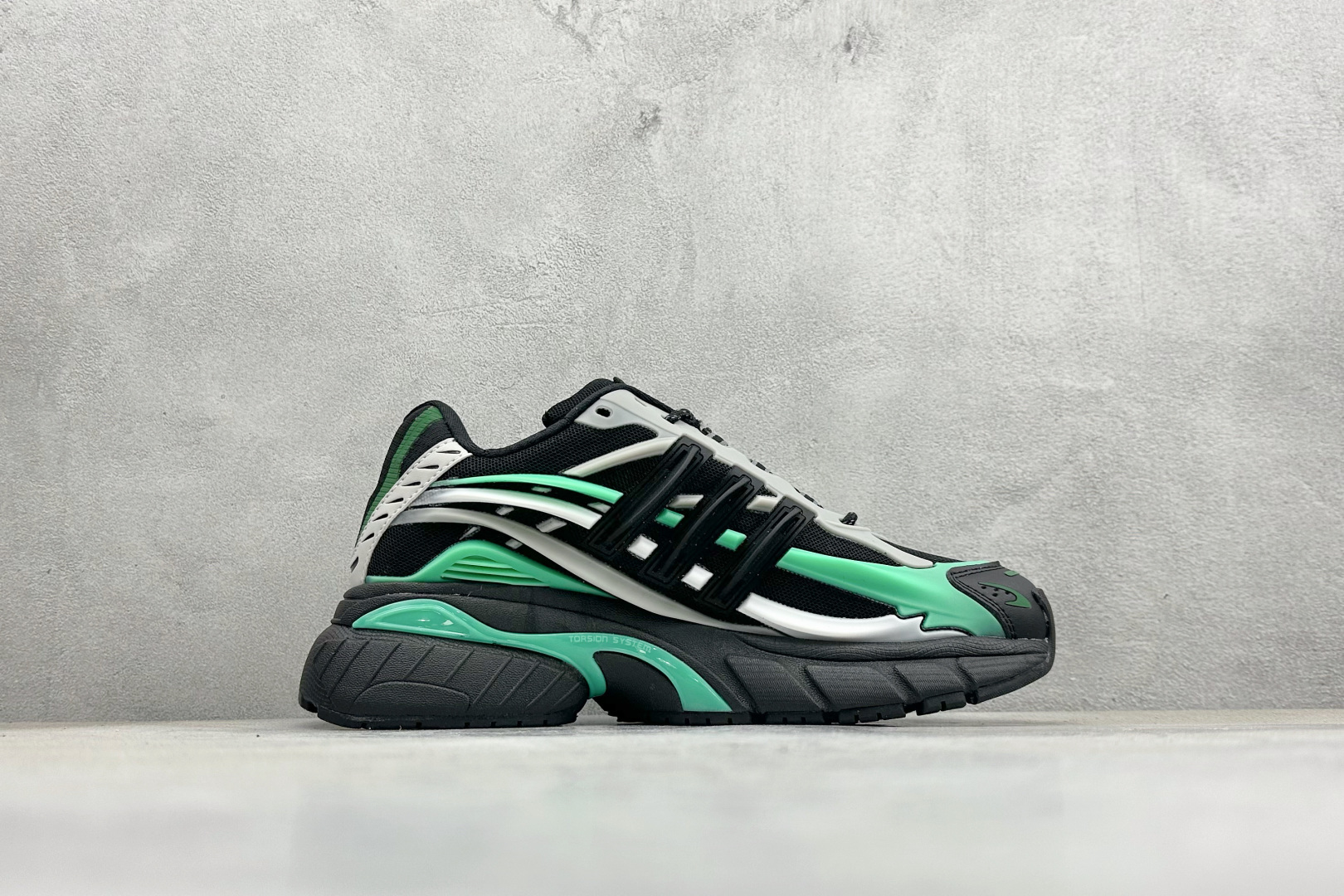 260 AdidOriginals Adistar Jellyfish 阿迪复古舒适防滑减震运动鞋 JP9276