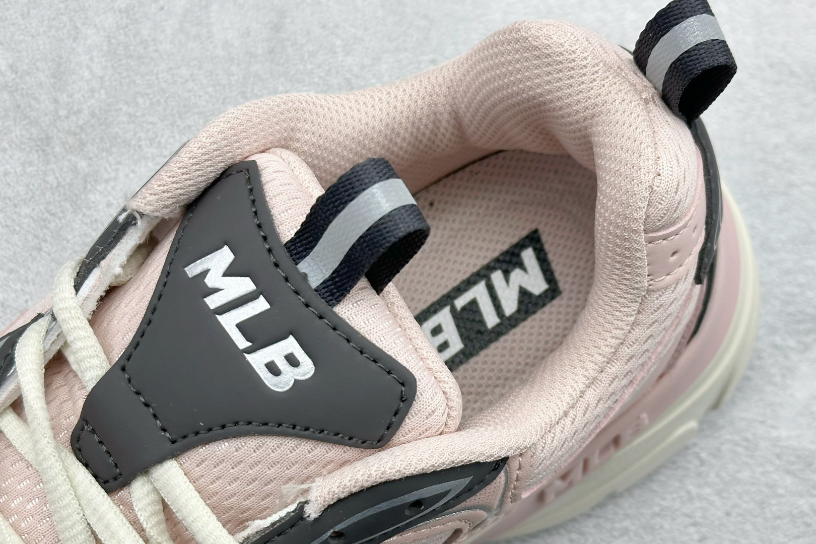 180 MLB Chunky Curve Runner Speed NB 纽约洋基队 厚底休闲跑鞋 3ARNC055N 尺码：35 36 36.5 37.5 38 38.5 39 40 40.5 41 42 42.5 43 44 45 编码：30