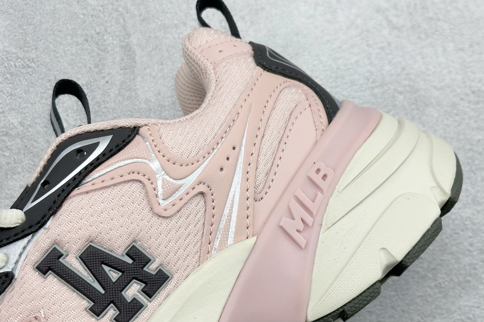 180 MLB Chunky Curve Runner Speed NB 纽约洋基队 厚底休闲跑鞋 3ARNC055N 尺码：35 36 36.5 37.5 38 38.5 39 40 40.5 41 42 42.5 43 44 45 编码：30