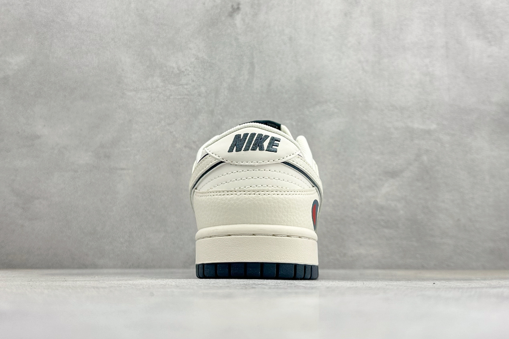 Nike SB Dunk Low 冠军联名 午夜蓝 周年高端定制 低帮休闲板鞋 JP1628-026-莆田鞋,莆田鞋货源,高仿鞋,高仿鞋货源,安福档口,莆田高仿鞋,莆田鞋批发,高仿鞋批发,莆田高仿运动鞋,高仿运动鞋,莆田运动鞋 Nike SB Dunk Low 冠军联名 午夜蓝 周年高端定制 低帮休闲板鞋 JP1628-026