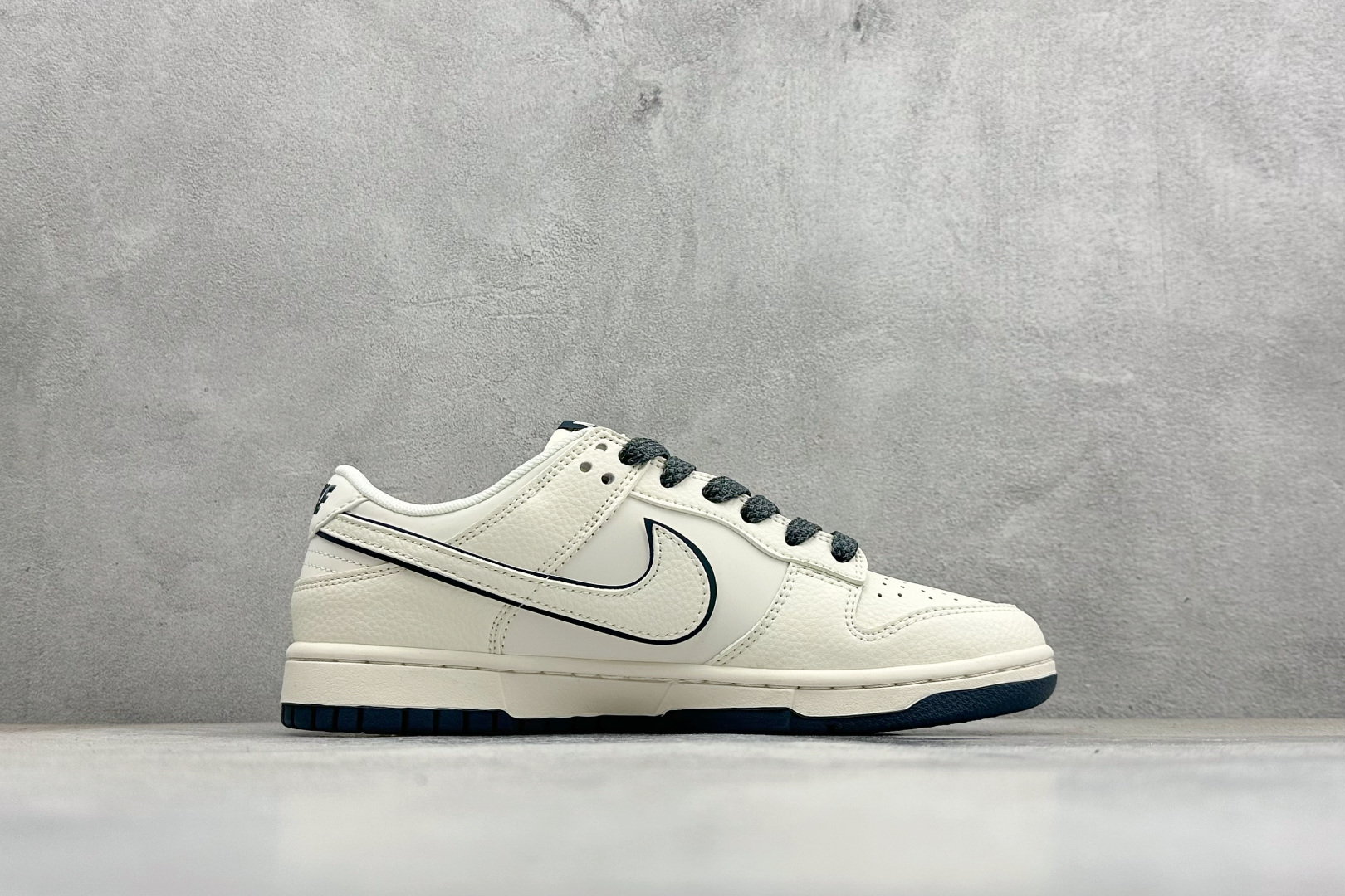 Nike SB Dunk Low 冠军联名 午夜蓝 周年高端定制 低帮休闲板鞋 JP1628-026-莆田鞋,莆田鞋货源,高仿鞋,高仿鞋货源,安福档口,莆田高仿鞋,莆田鞋批发,高仿鞋批发,莆田高仿运动鞋,高仿运动鞋,莆田运动鞋 Nike SB Dunk Low 冠军联名 午夜蓝 周年高端定制 低帮休闲板鞋 JP1628-026