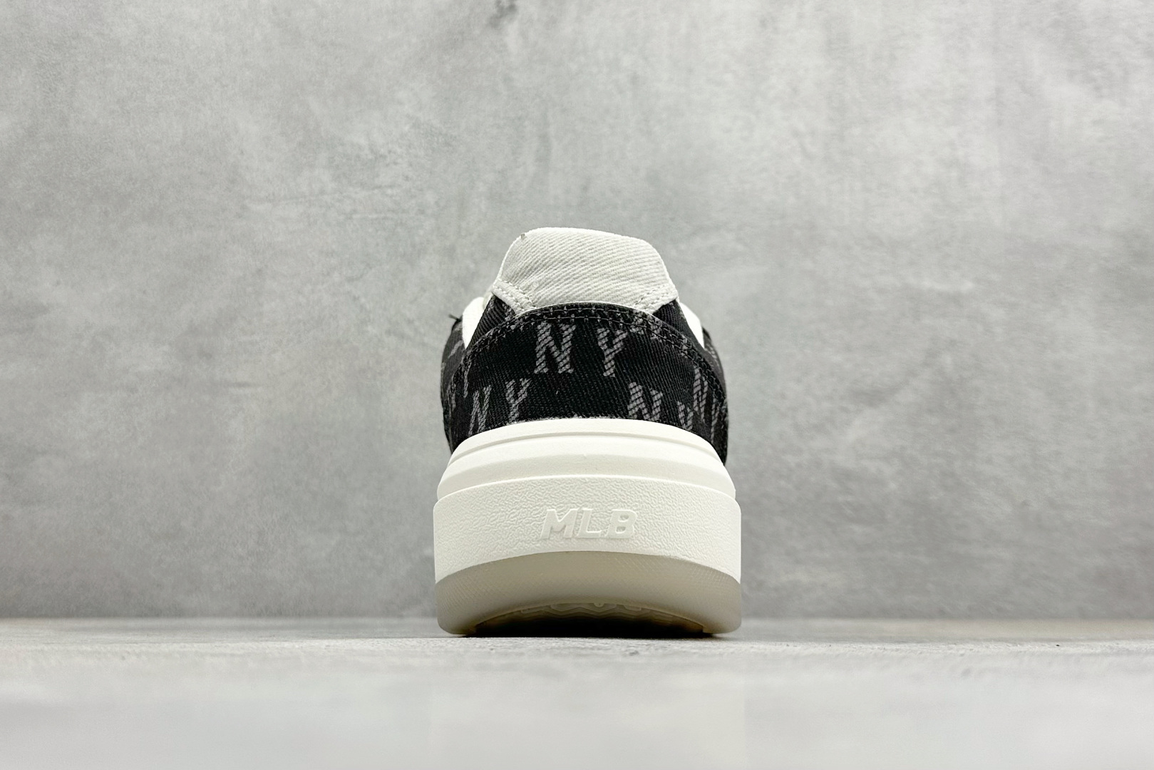 NY平台订单 MLB Chunky Liner 学长鞋系列低帮老爹风轻量增高厚底百搭休闲运动慢跑鞋 3ASXM016N-莆田鞋,莆田鞋货源,高仿鞋,高仿鞋货源,安福档口,莆田高仿鞋,莆田鞋批发,高仿鞋批发,莆田高仿运动鞋,高仿运动鞋,莆田运动鞋 NY平台订单 MLB Chunky Liner 学长鞋系列低帮老爹风轻量增高厚底百搭休闲运动慢跑鞋 3ASXM016N