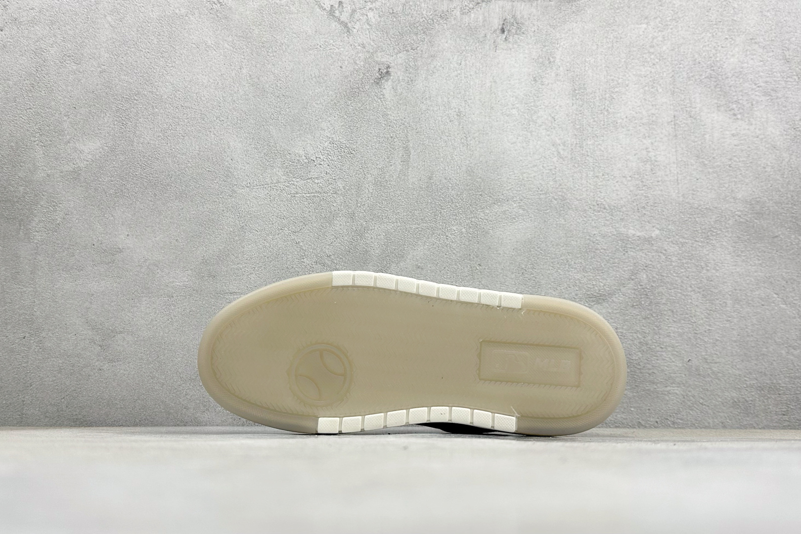 NY平台订单 MLB Chunky Liner 学长鞋系列低帮老爹风轻量增高厚底百搭休闲运动慢跑鞋 3ASXM016N-莆田鞋,莆田鞋货源,高仿鞋,高仿鞋货源,安福档口,莆田高仿鞋,莆田鞋批发,高仿鞋批发,莆田高仿运动鞋,高仿运动鞋,莆田运动鞋 NY平台订单 MLB Chunky Liner 学长鞋系列低帮老爹风轻量增高厚底百搭休闲运动慢跑鞋 3ASXM016N