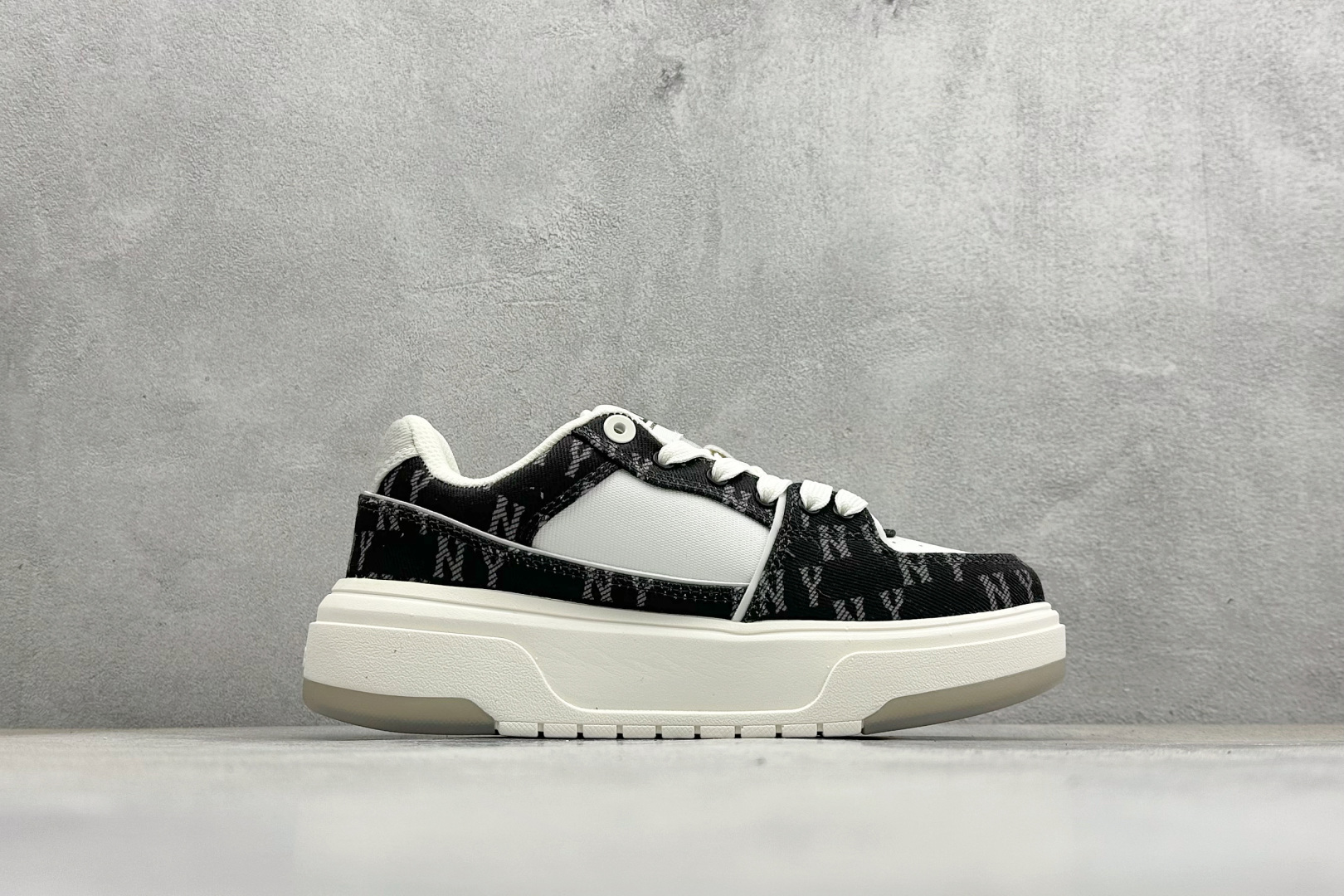 NY平台订单 MLB Chunky Liner 学长鞋系列低帮老爹风轻量增高厚底百搭休闲运动慢跑鞋 3ASXM016N-莆田鞋,莆田鞋货源,高仿鞋,高仿鞋货源,安福档口,莆田高仿鞋,莆田鞋批发,高仿鞋批发,莆田高仿运动鞋,高仿运动鞋,莆田运动鞋 NY平台订单 MLB Chunky Liner 学长鞋系列低帮老爹风轻量增高厚底百搭休闲运动慢跑鞋 3ASXM016N