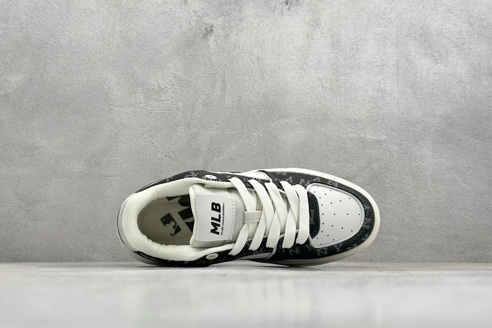 NY平台订单 MLB Chunky Liner 学长鞋系列低帮老爹风轻量增高厚底百搭休闲运动慢跑鞋 3ASXM016N-莆田鞋,莆田鞋货源,高仿鞋,高仿鞋货源,安福档口,莆田高仿鞋,莆田鞋批发,高仿鞋批发,莆田高仿运动鞋,高仿运动鞋,莆田运动鞋 NY平台订单 MLB Chunky Liner 学长鞋系列低帮老爹风轻量增高厚底百搭休闲运动慢跑鞋 3ASXM016N