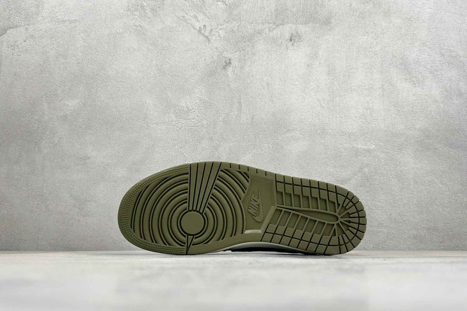 F版Fragment x TS x Air Jordan 1 Low 三方联名低帮板鞋 HQ6998-200