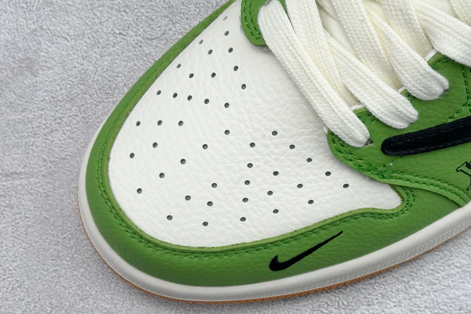 SC版Travis Scott x Fragment Design x Air Jordan 1 Low SP AJ1 乔1联名 白绿黑棕 低帮文化休闲板鞋 DZ2688-002-莆田鞋,莆田鞋货源,高仿鞋,高仿鞋货源,安福档口,莆田高仿鞋,莆田鞋批发,高仿鞋批发,莆田高仿运动鞋,高仿运动鞋,莆田运动鞋 SC版Travis Scott x Fragment Design x Air Jordan 1 Low SP AJ1 乔1联名 白绿黑棕 低帮文化休闲板鞋 DZ2688-002