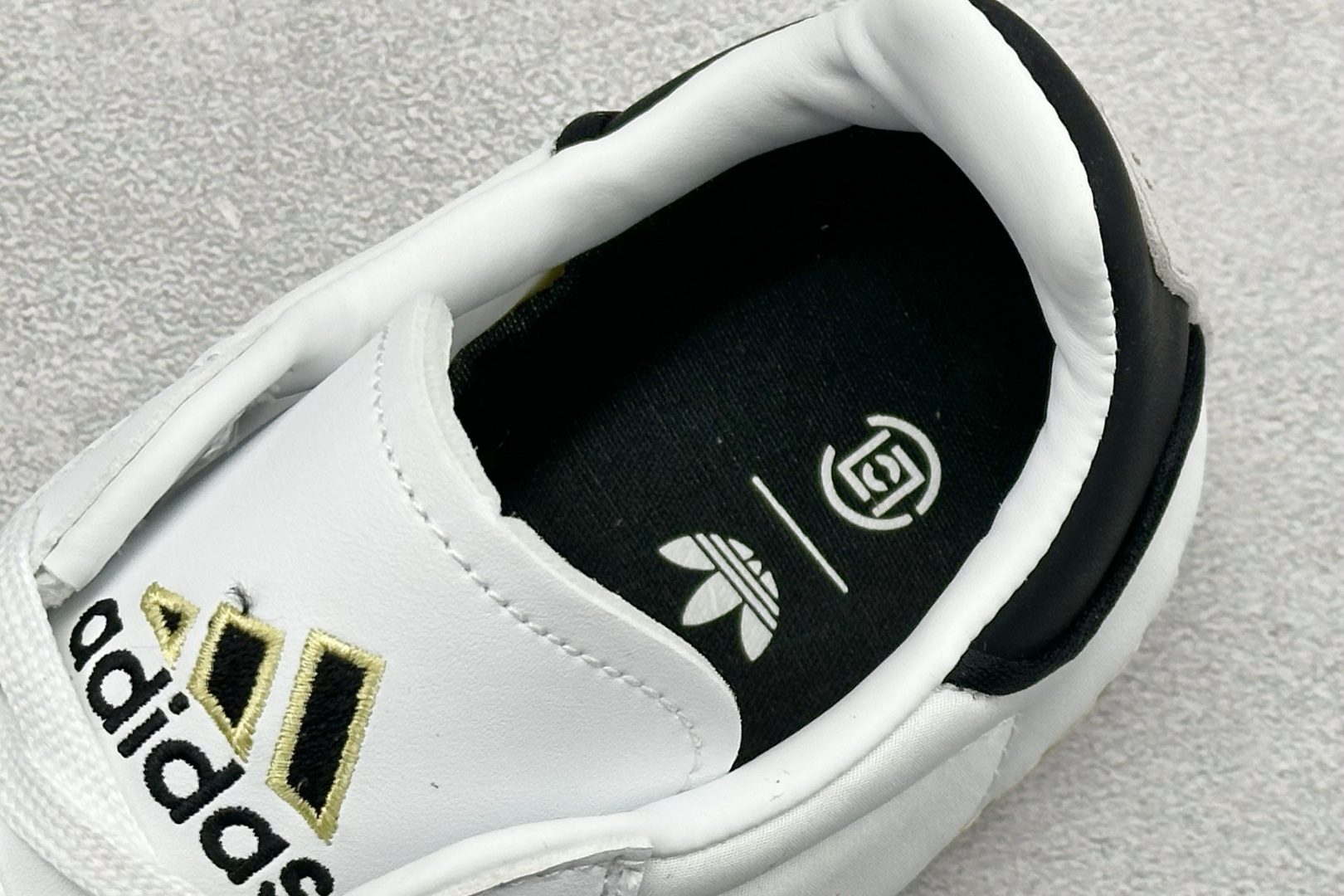 AdidOriginals Gazelle BY EC 三叶草复古休闲防滑耐磨低帮板鞋 KJ0274-莆田鞋,莆田鞋货源,高仿鞋,高仿鞋货源,安福档口,莆田高仿鞋,莆田鞋批发,高仿鞋批发,莆田高仿运动鞋,高仿运动鞋,莆田运动鞋 AdidOriginals Gazelle BY EC 三叶草复古休闲防滑耐磨低帮板鞋 KJ0274