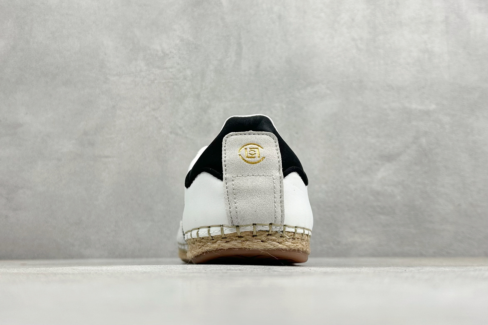 AdidOriginals Gazelle BY EC 三叶草复古休闲防滑耐磨低帮板鞋 KJ0274-莆田鞋,莆田鞋货源,高仿鞋,高仿鞋货源,安福档口,莆田高仿鞋,莆田鞋批发,高仿鞋批发,莆田高仿运动鞋,高仿运动鞋,莆田运动鞋 AdidOriginals Gazelle BY EC 三叶草复古休闲防滑耐磨低帮板鞋 KJ0274