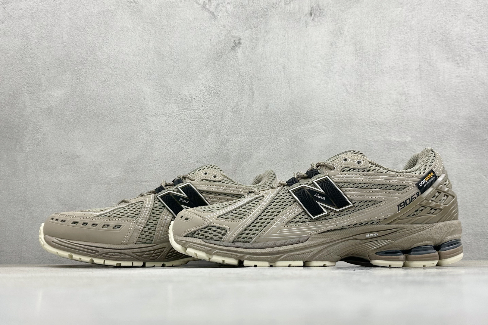 200 New Balance 1906系列复古老爹风休闲运动慢跑鞋 U1906ROB-Chinese UA Cheap High Quatity Brand Clothes Bags handbags Sneakers wholesale wholesaler seller from China Factory suppliers Fashion Clothing Shoes best Quality Beautiful Price 200 New Balance 1906系列复古老爹风休闲运动慢跑鞋 U1906ROB