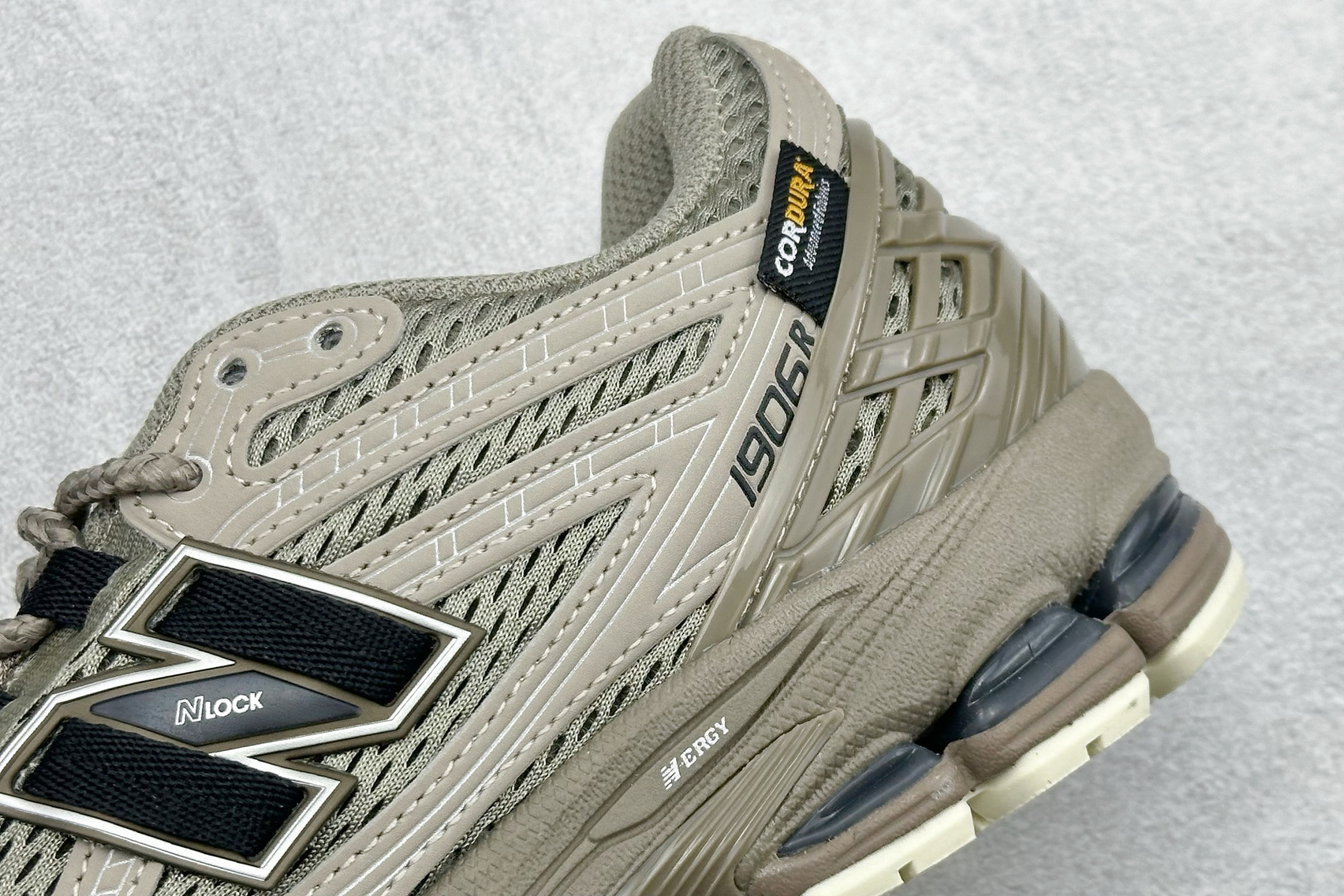 200 New Balance 1906系列复古老爹风休闲运动慢跑鞋 U1906ROB-Chinese UA Cheap High Quatity Brand Clothes Bags handbags Sneakers wholesale wholesaler seller from China Factory suppliers Fashion Clothing Shoes best Quality Beautiful Price 200 New Balance 1906系列复古老爹风休闲运动慢跑鞋 U1906ROB