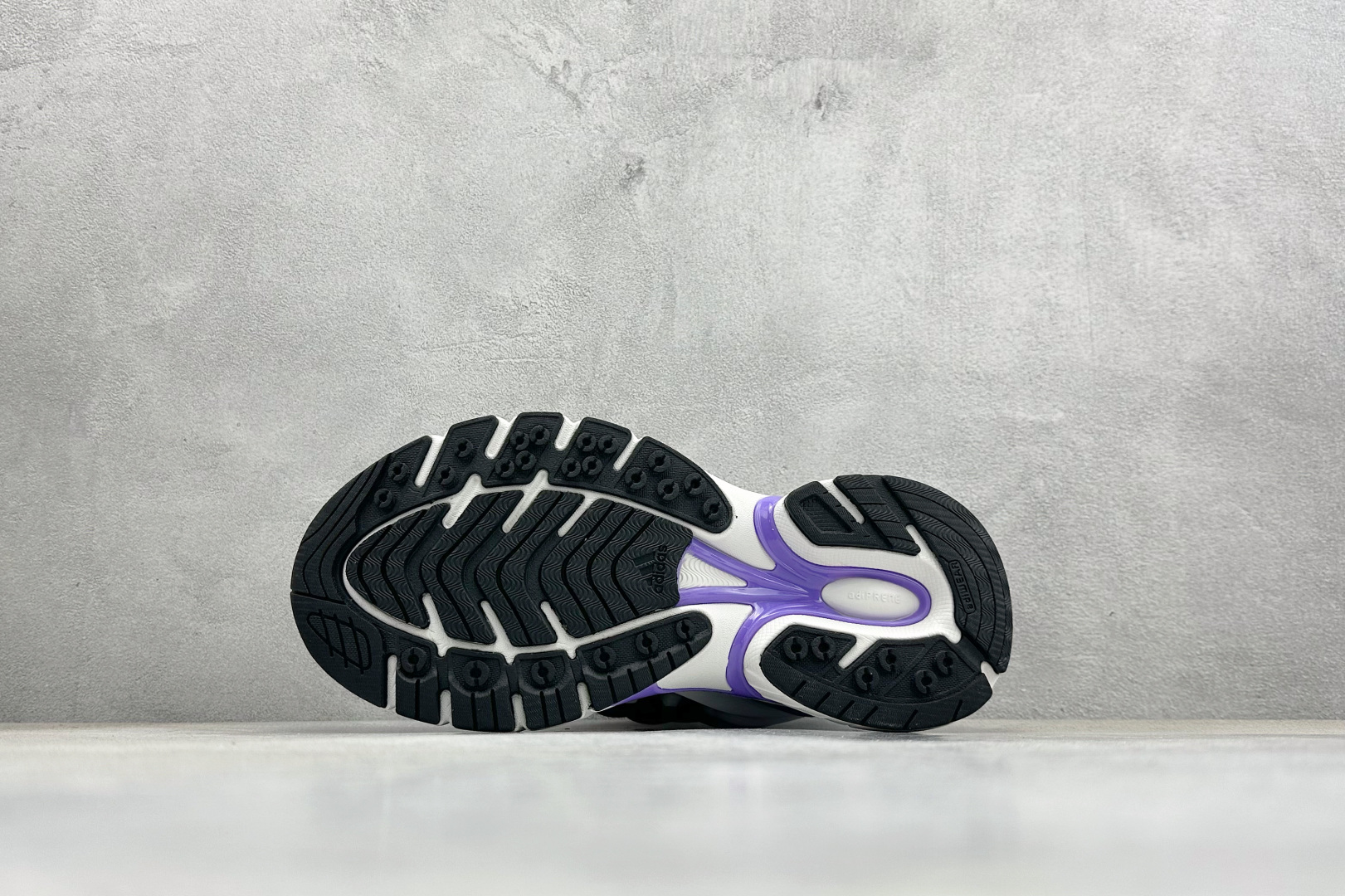 AdidOriginals Adistar Jellyfish 阿迪复古舒适防滑减震运动鞋 JP9272