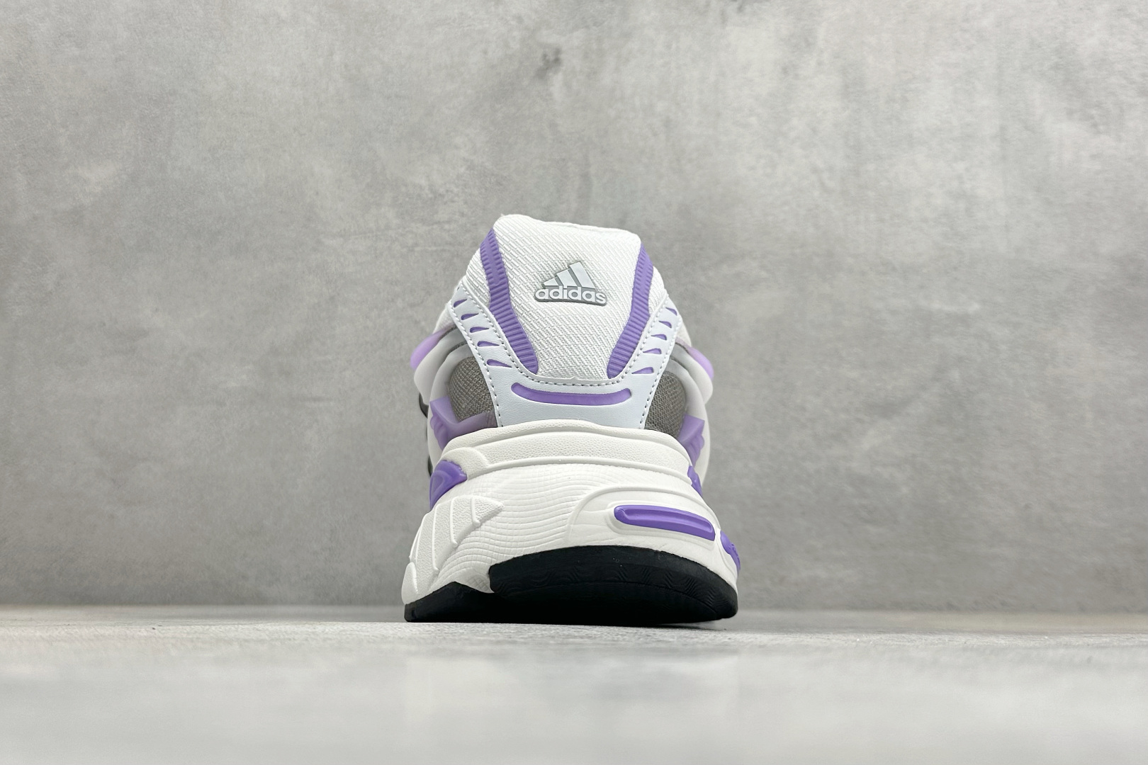AdidOriginals Adistar Jellyfish 阿迪复古舒适防滑减震运动鞋 JP9272