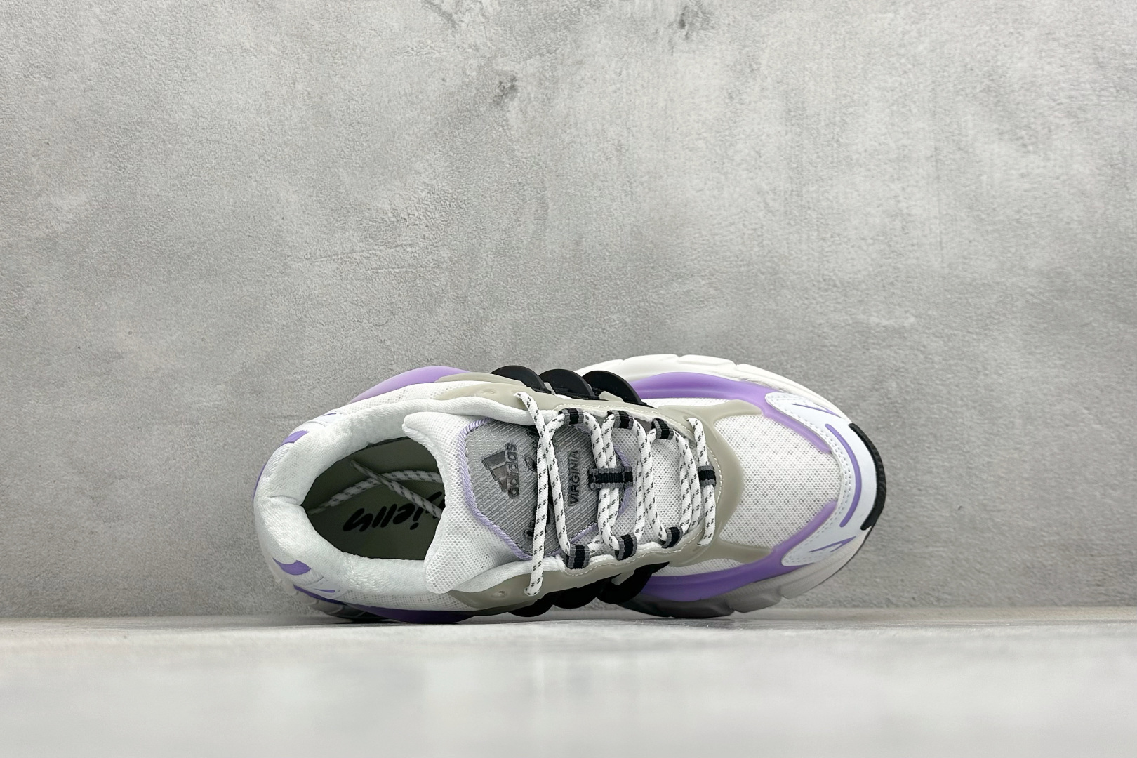 AdidOriginals Adistar Jellyfish 阿迪复古舒适防滑减震运动鞋 JP9272