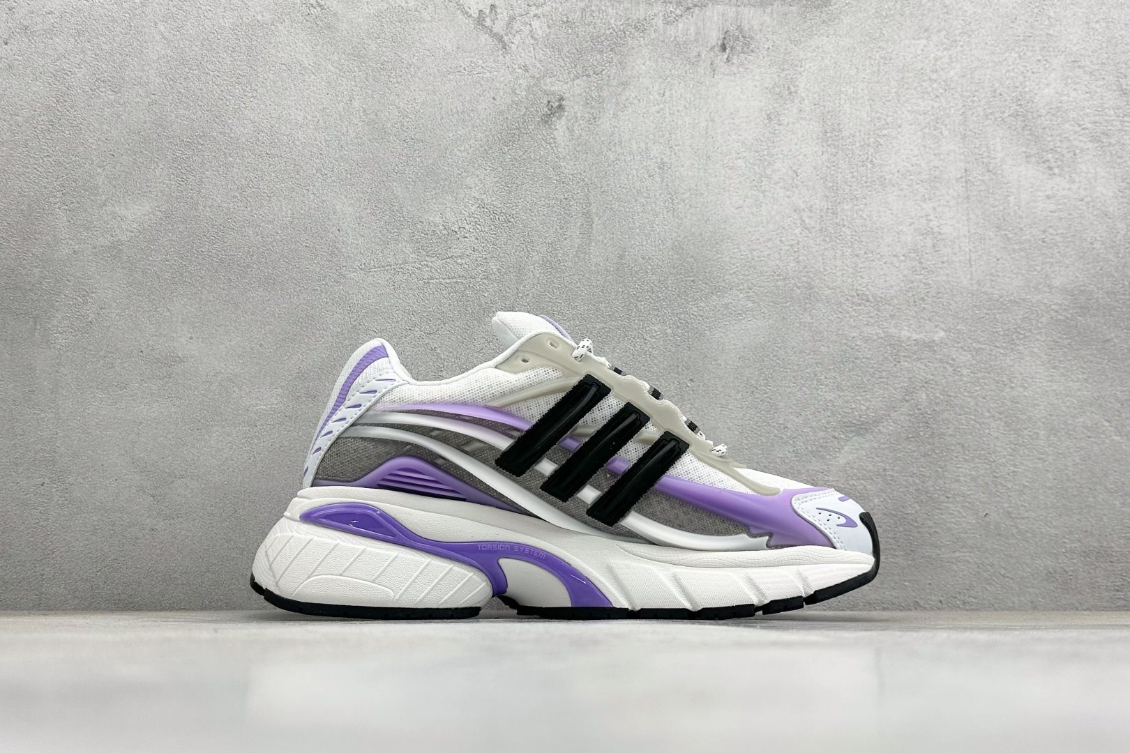 AdidOriginals Adistar Jellyfish 阿迪复古舒适防滑减震运动鞋 JP9272