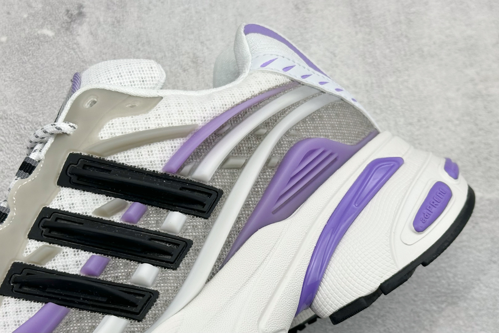 AdidOriginals Adistar Jellyfish 阿迪复古舒适防滑减震运动鞋 JP9272