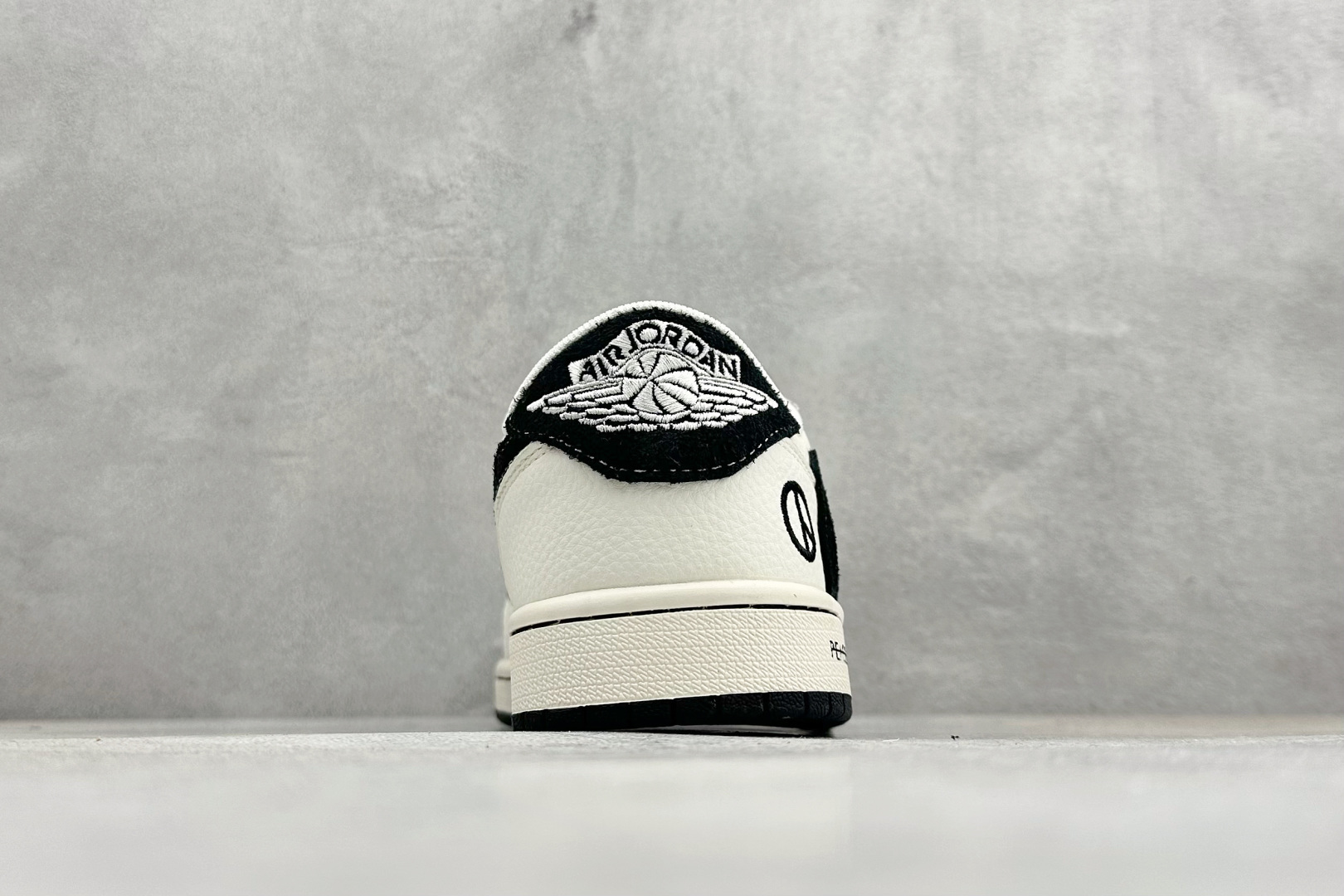 Travis Scott x Fragment Design x Air Jordan 1 Low SP AJ1 乔1联名 雏菊米灰黑 低帮文化休闲板鞋 QW5088-207