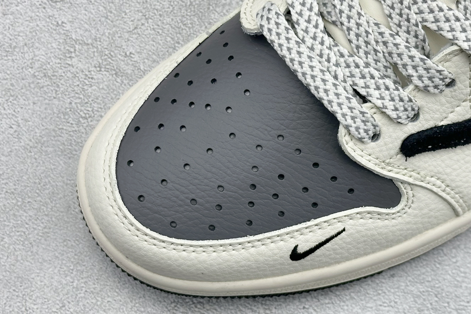 Travis Scott x Fragment Design x Air Jordan 1 Low SP AJ1 乔1联名 雏菊米灰黑 低帮文化休闲板鞋 QW5088-207