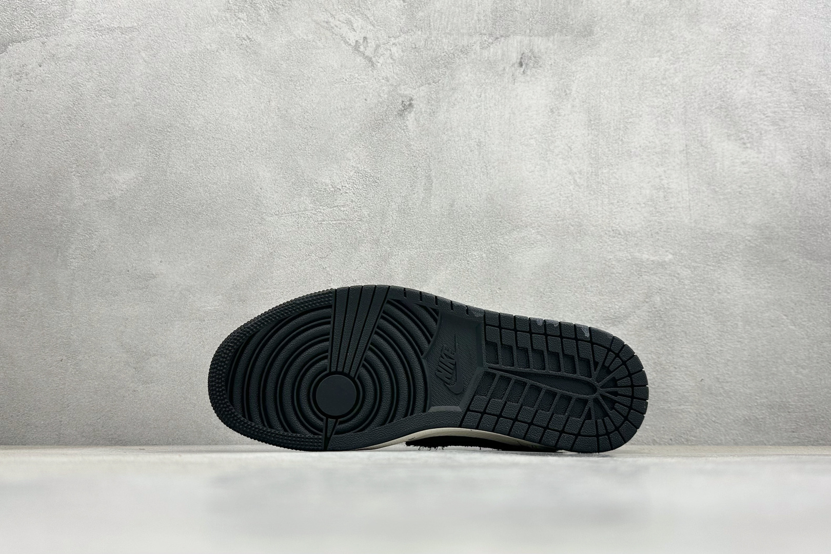 Travis Scott x Fragment Design x Air Jordan 1 Low SP AJ1 乔1联名 雏菊米灰黑 低帮文化休闲板鞋 QW5088-207