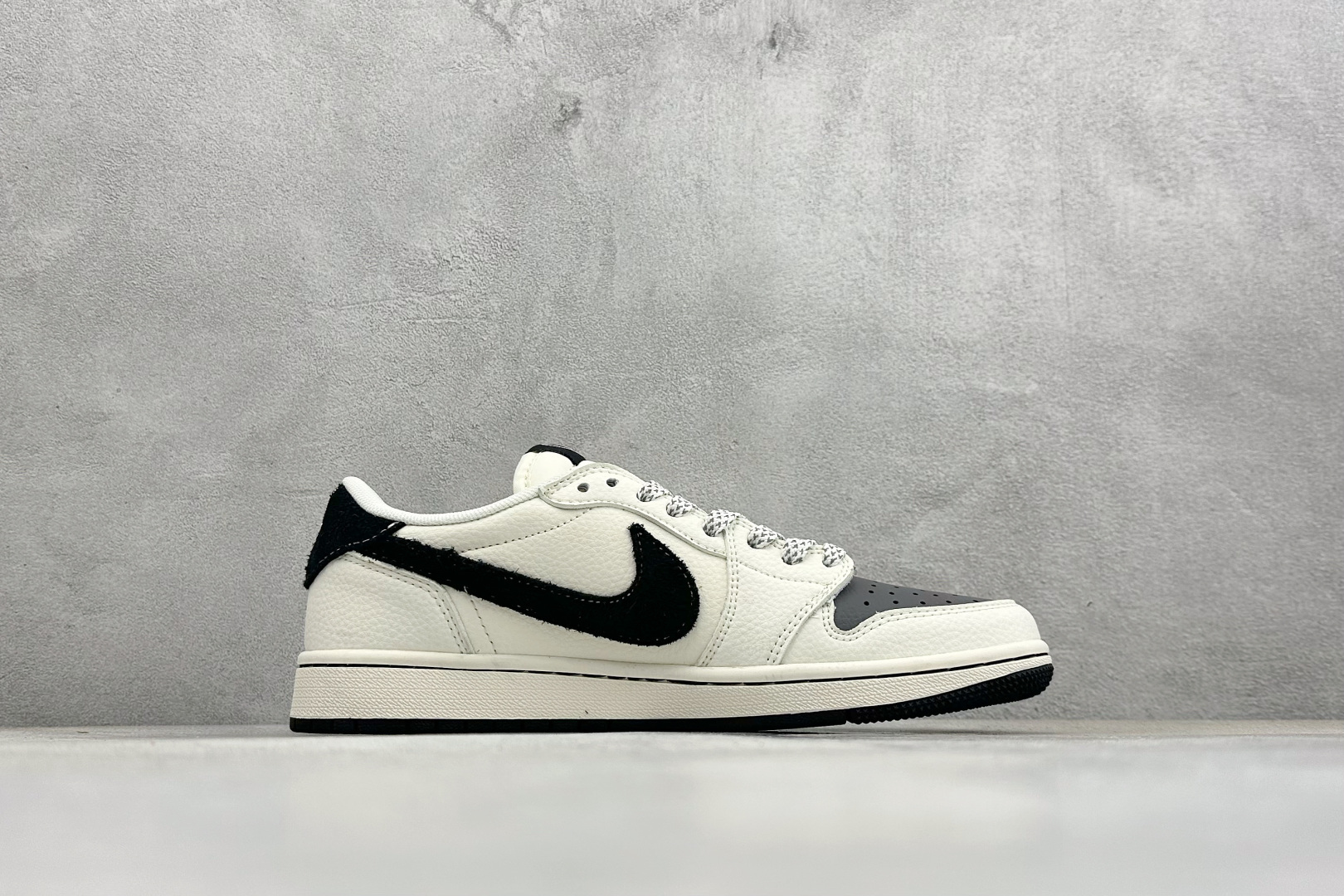 Travis Scott x Fragment Design x Air Jordan 1 Low SP AJ1 乔1联名 雏菊米灰黑 低帮文化休闲板鞋 QW5088-207