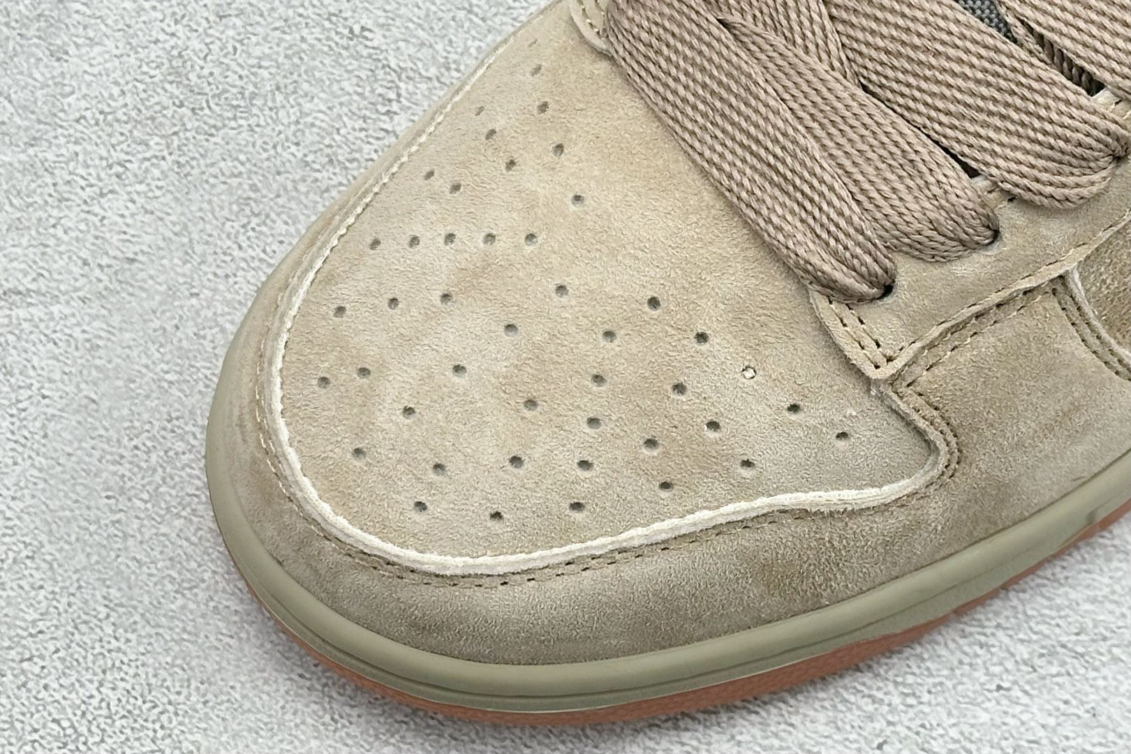 Nike SB Dunk Low Pro B ”Parachute Beige” 沙漠卡其 低帮休闲板鞋 HJ0367-200