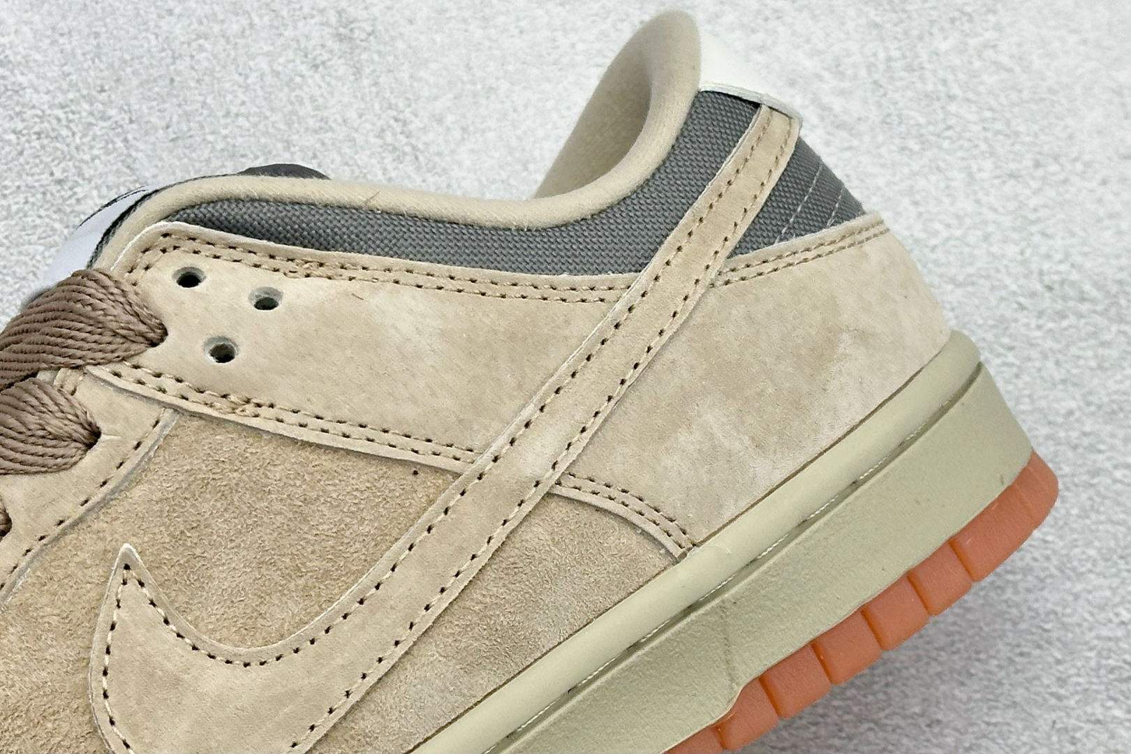 Nike SB Dunk Low Pro B ”Parachute Beige” 沙漠卡其 低帮休闲板鞋 HJ0367-200