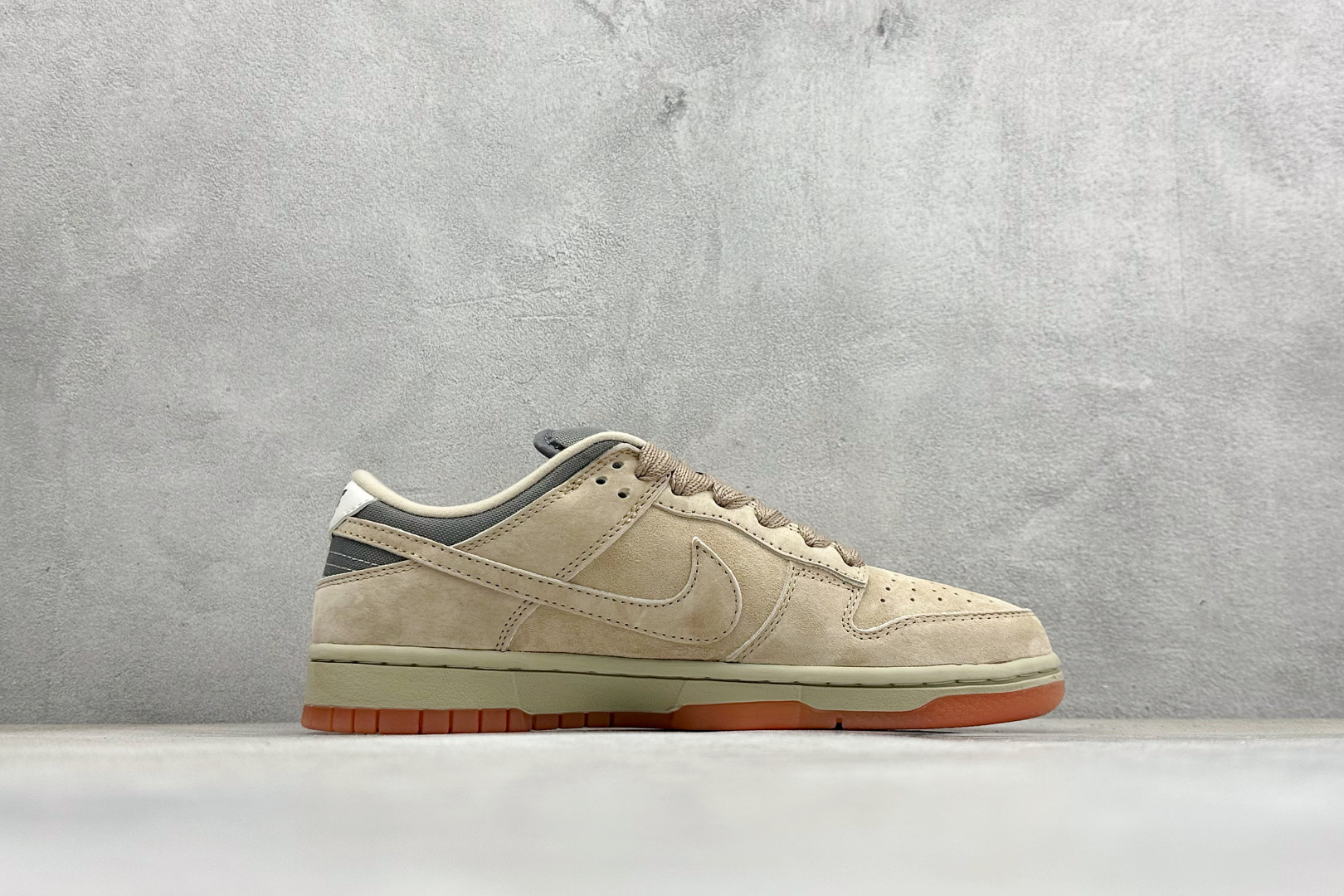 Nike SB Dunk Low Pro B ”Parachute Beige” 沙漠卡其 低帮休闲板鞋 HJ0367-200