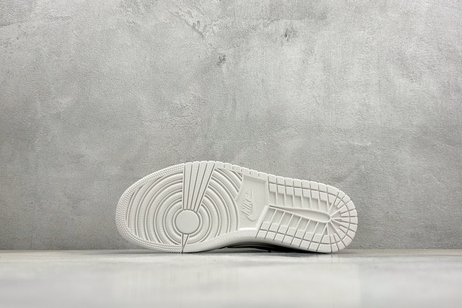 260 F版Fragment x TS x Air Jordan 1 Low 三方联名低帮倒钩板鞋 TD1228-111