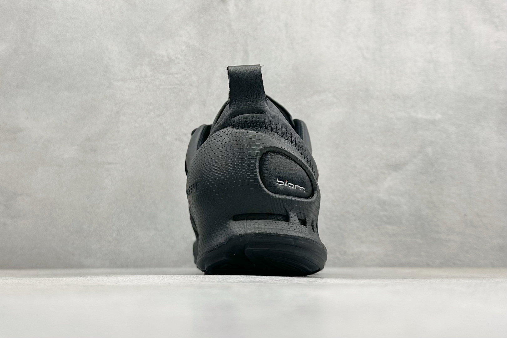 Ecco 爱步 健步探索系列BIOM防滑真皮运动鞋 802834-010-莆田鞋,莆田鞋货源,高仿鞋,高仿鞋货源,安福档口,莆田高仿鞋,莆田鞋批发,高仿鞋批发,莆田高仿运动鞋,高仿运动鞋,莆田运动鞋 Ecco 爱步 健步探索系列BIOM防滑真皮运动鞋 802834-010