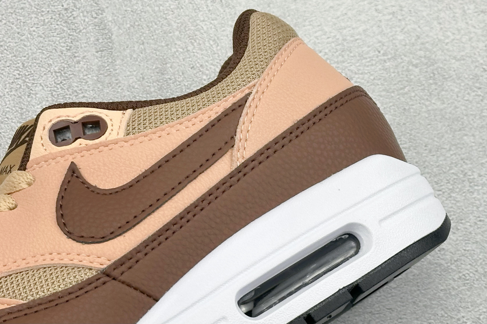 Nike Air Max 1 耐克气垫缓震复古跑步鞋 FB9660-200